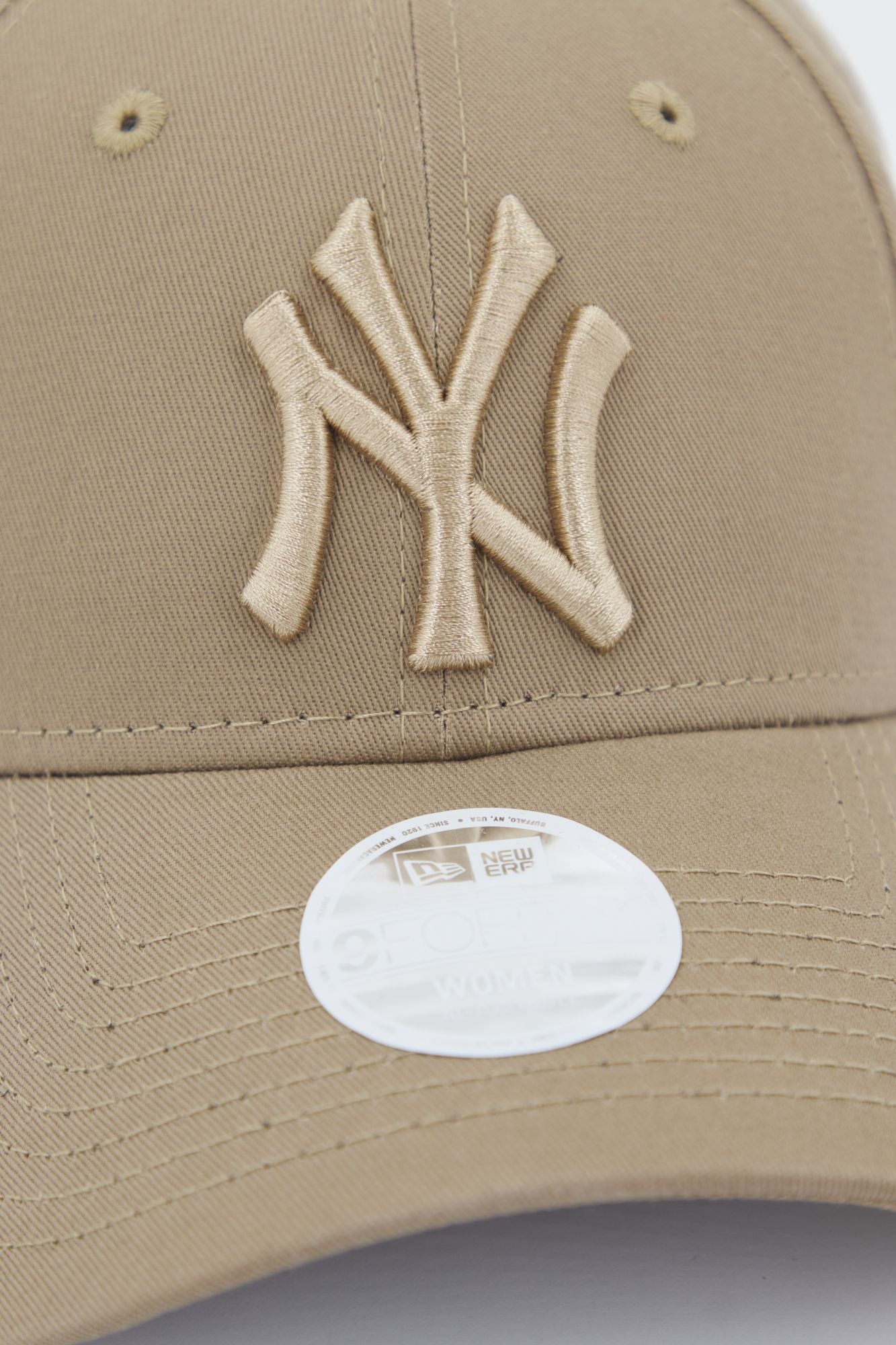 NEW ERA  WMNS LEAGUE ESS 9FORTY NEY en color MARRON (4)