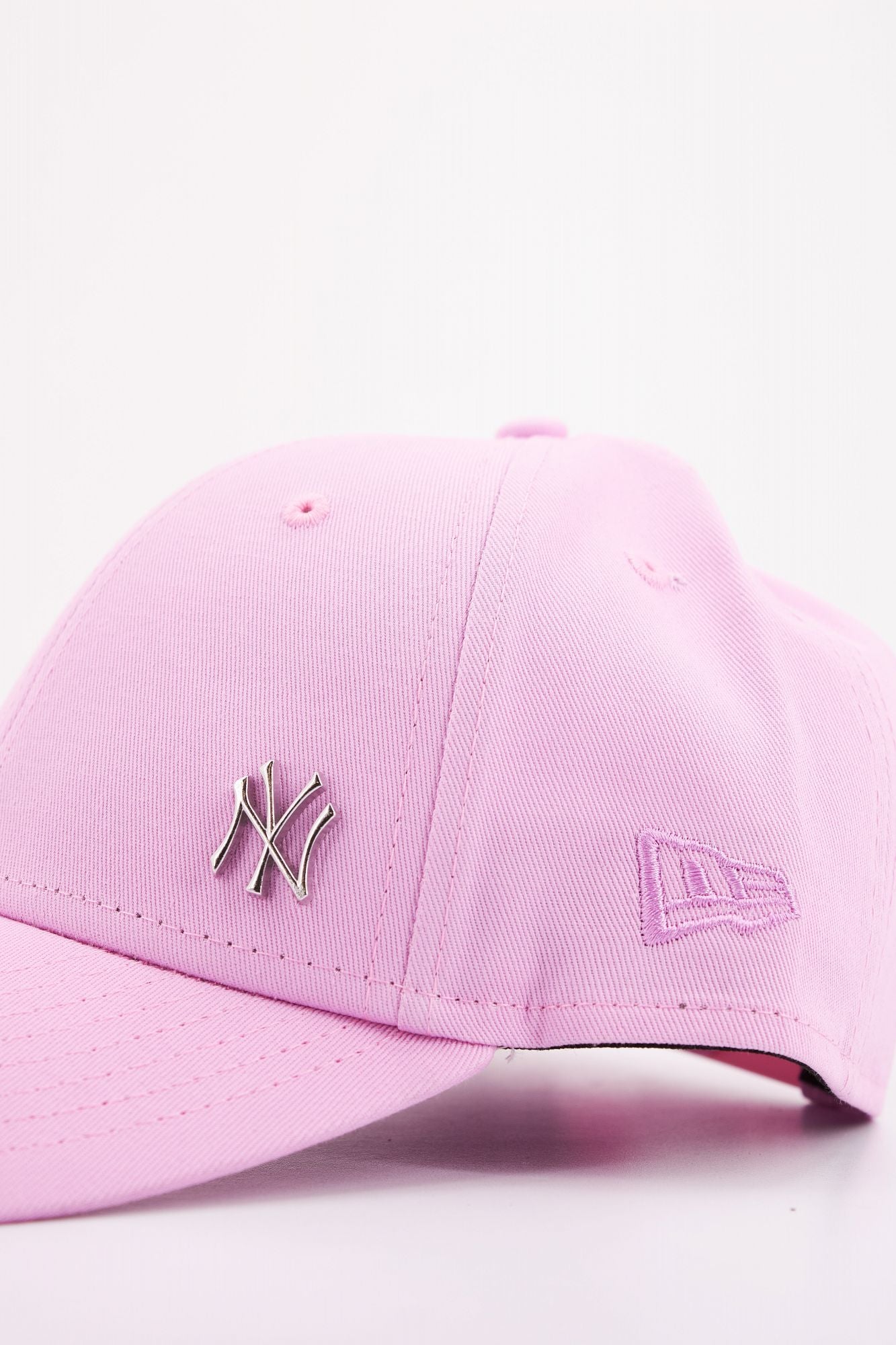 NEW ERA FLAWLESS 9FORTY en color ROSA (4)