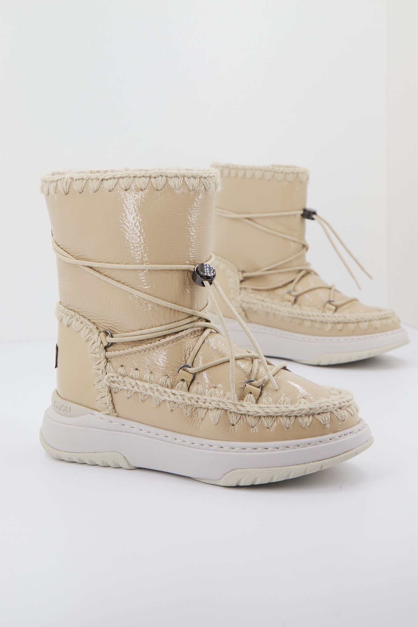 MOU  JOGGER SNOWBOOT SHORT en color NUDE (1)