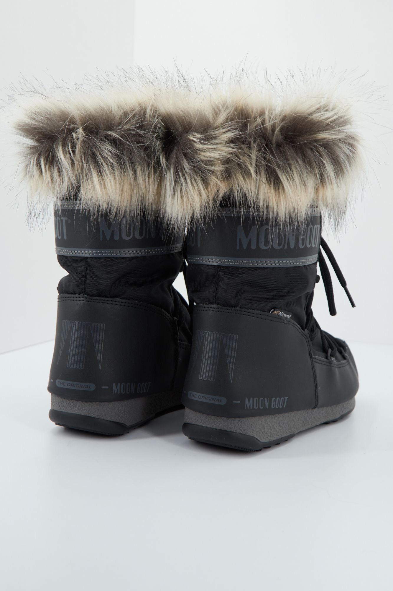 MOON BOOT 24008800 001 en color NEGRO (4)
