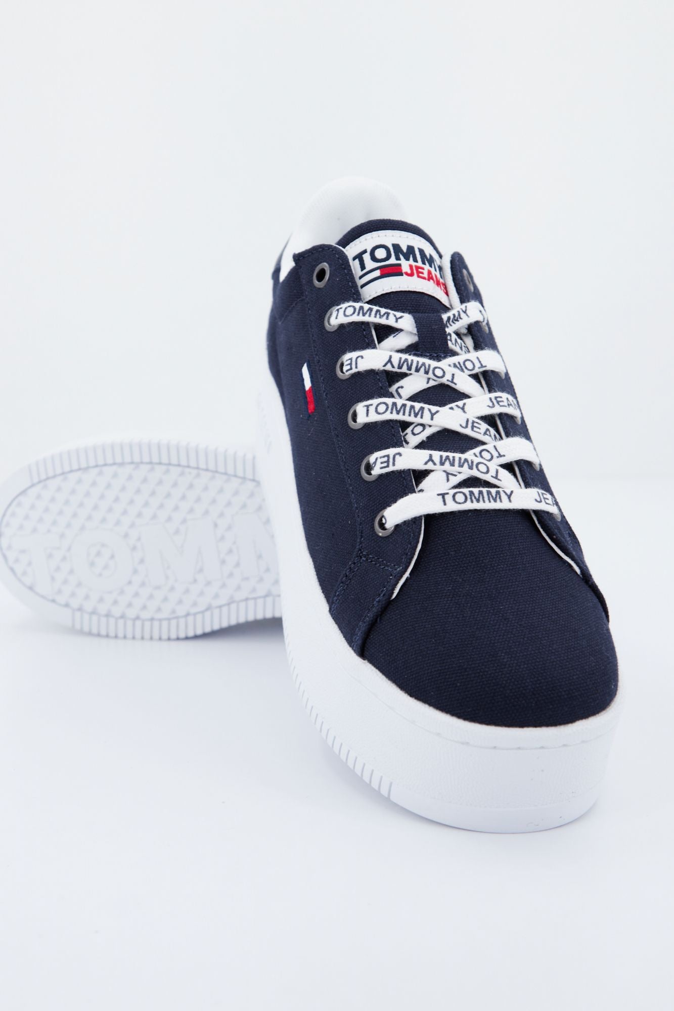 TOMMY JEANS ICONIC ESSENTIAL en color AZUL (4)