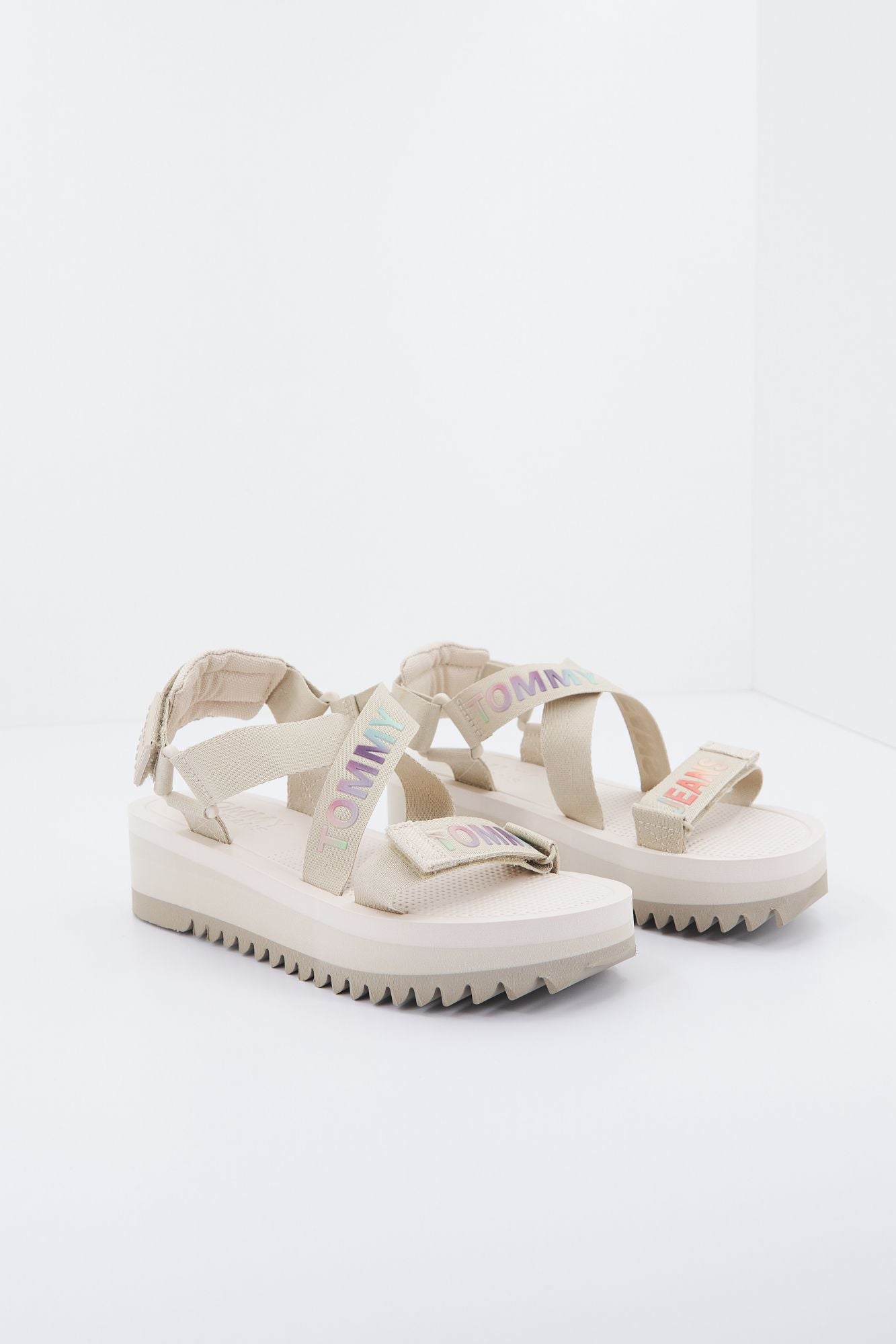 TOMMY JEANS FLATFORM EVA TIE DYE WEB en color BEIS (2)