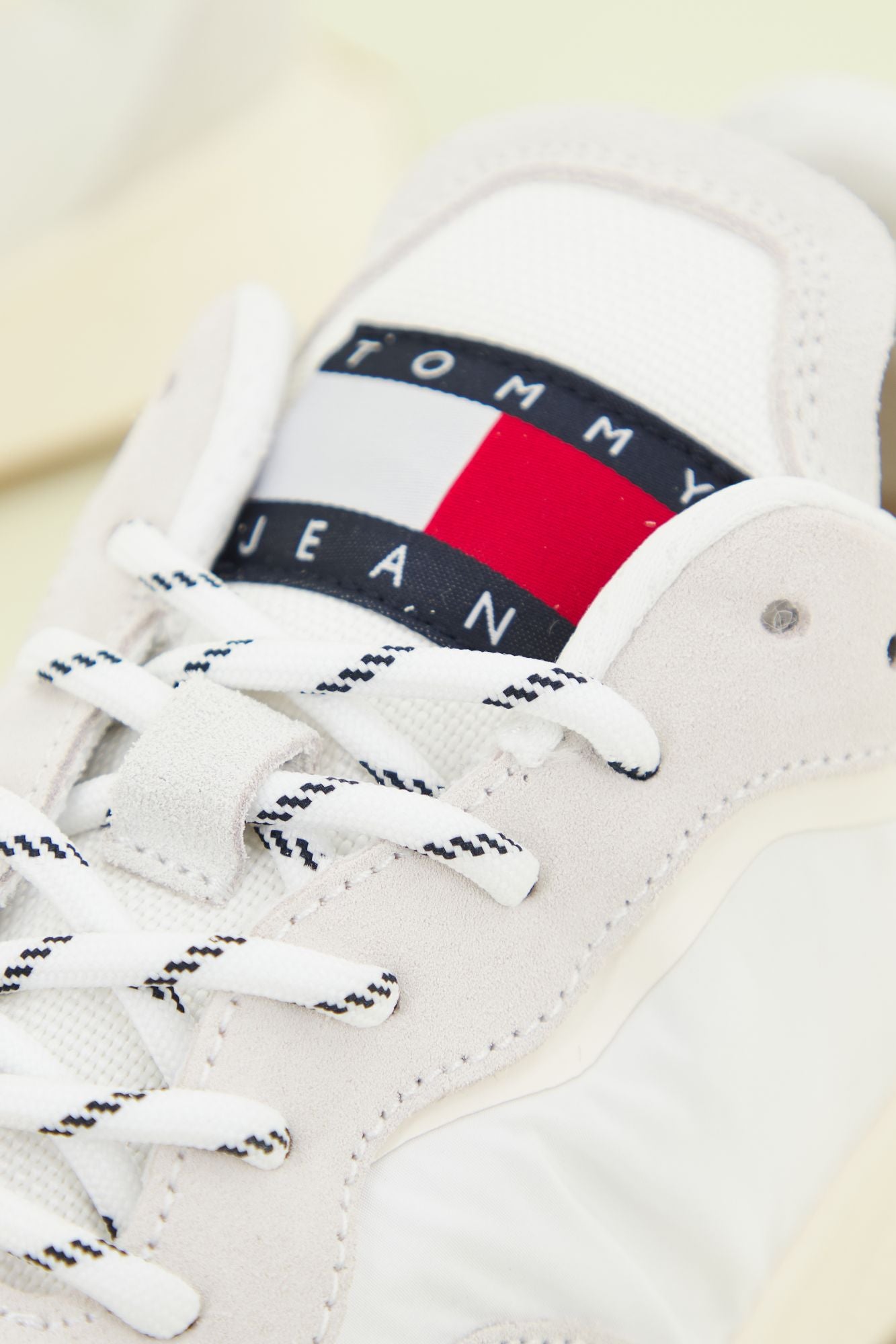 TOMMY JEANS WMNS NEW RUNNER en color BEIS (4)