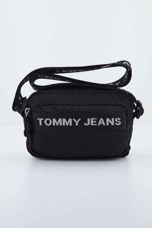 TOMMY JEANS ESSENTIAL CROSSOVER en color NEGRO (1)