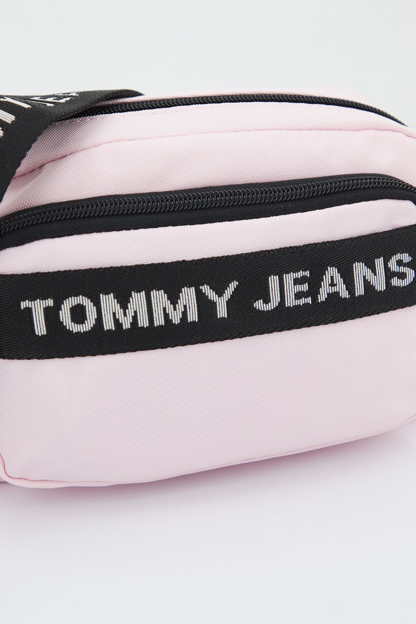 TOMMY JEANS ESSENTIAL CROSSOVER en color ROSA (4)