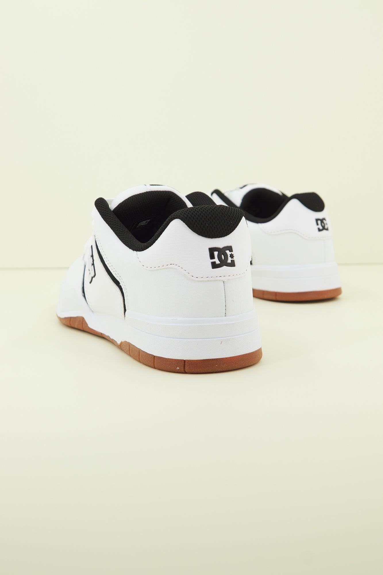 DC CENTRAL M SHOE en color BLANCO (3)