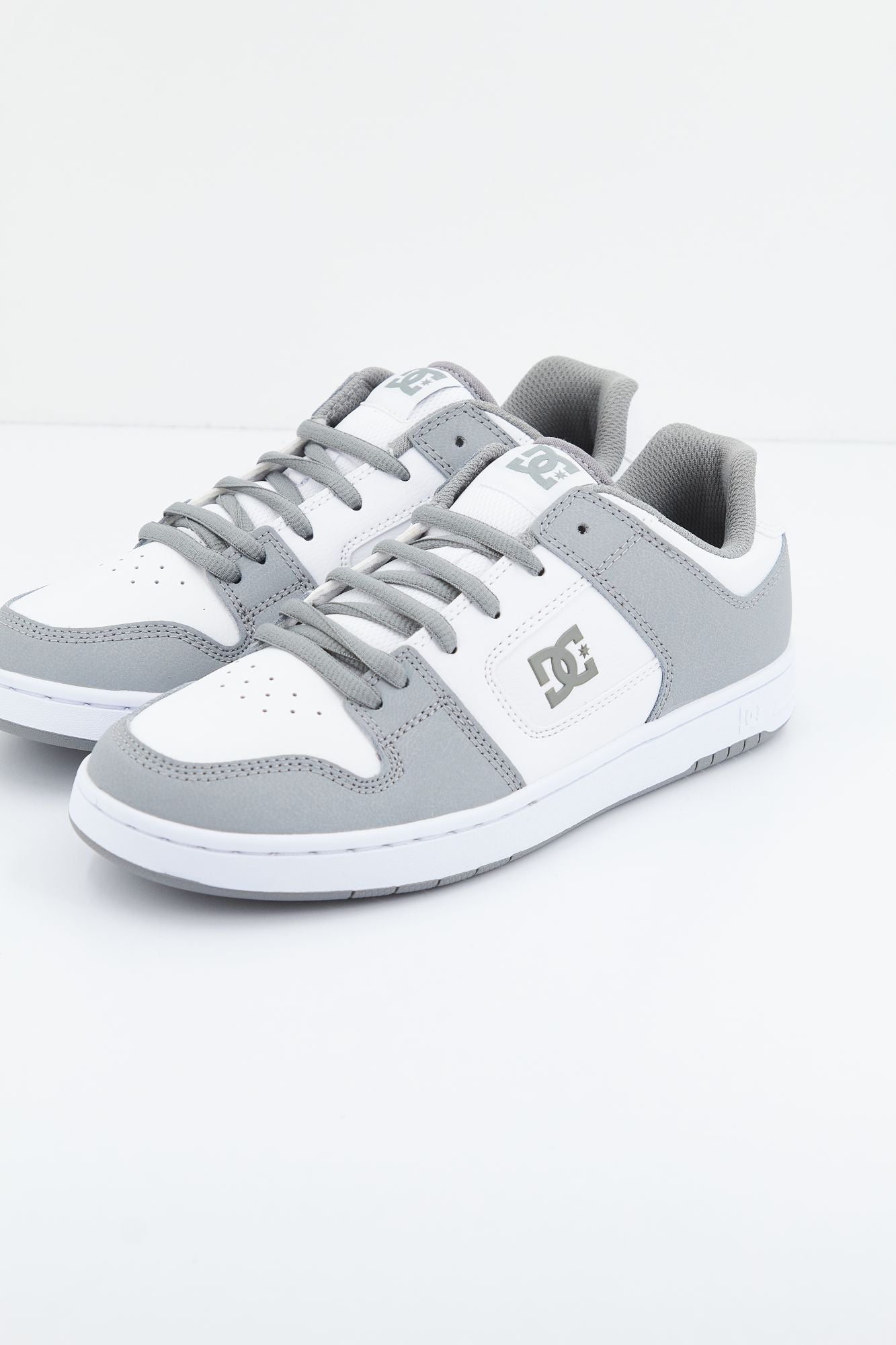 DC MANTECA 4 M SHOE en color GRIS (1)