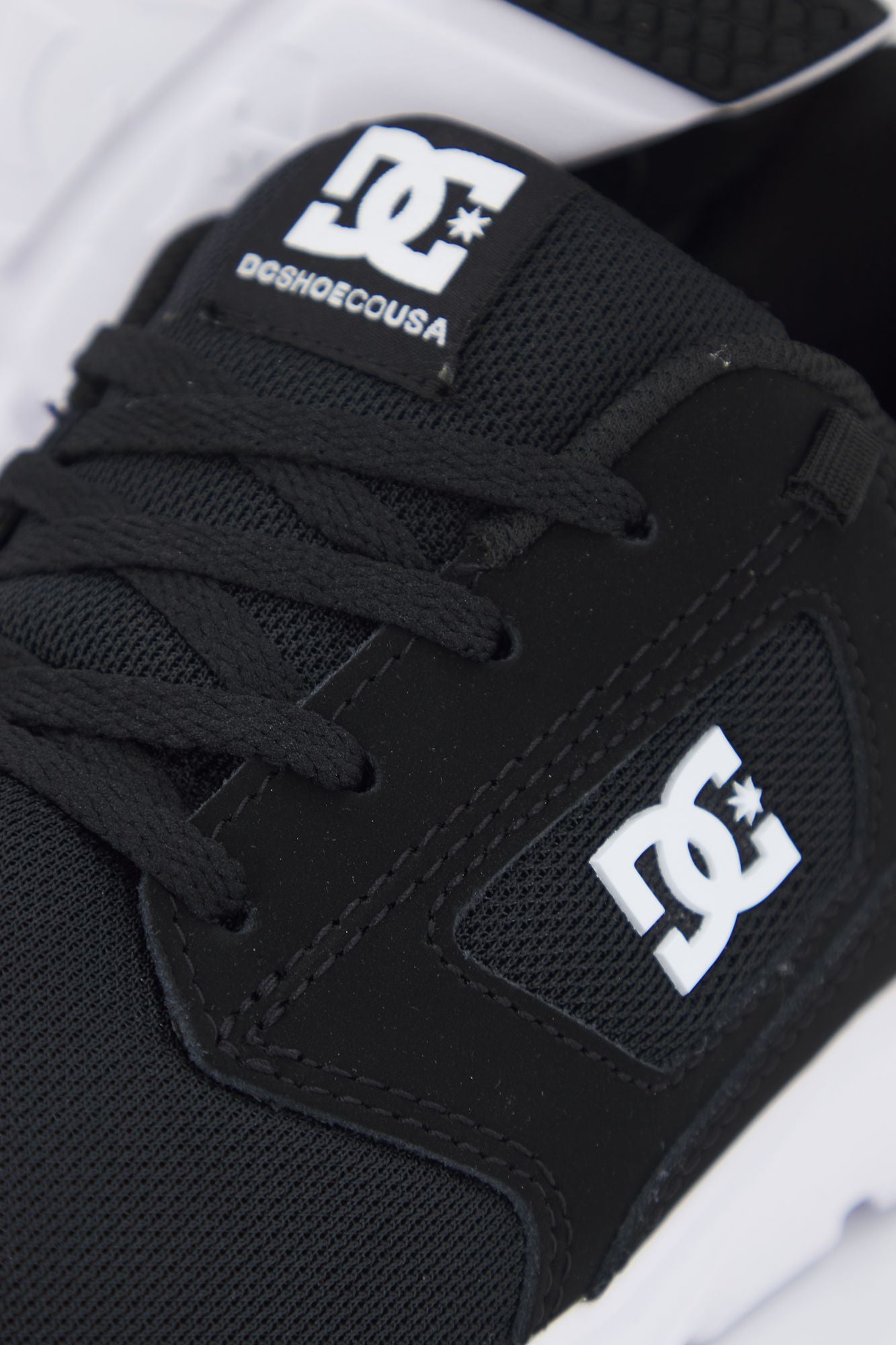 DC SKYLINE en color NEGRO (4)