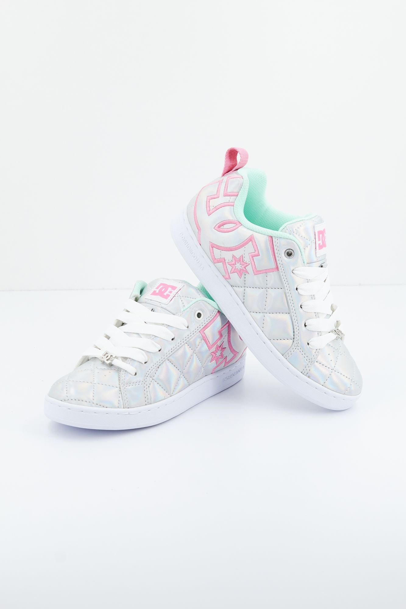 DC COURT GRAFFIK SE en color PLATA (1)