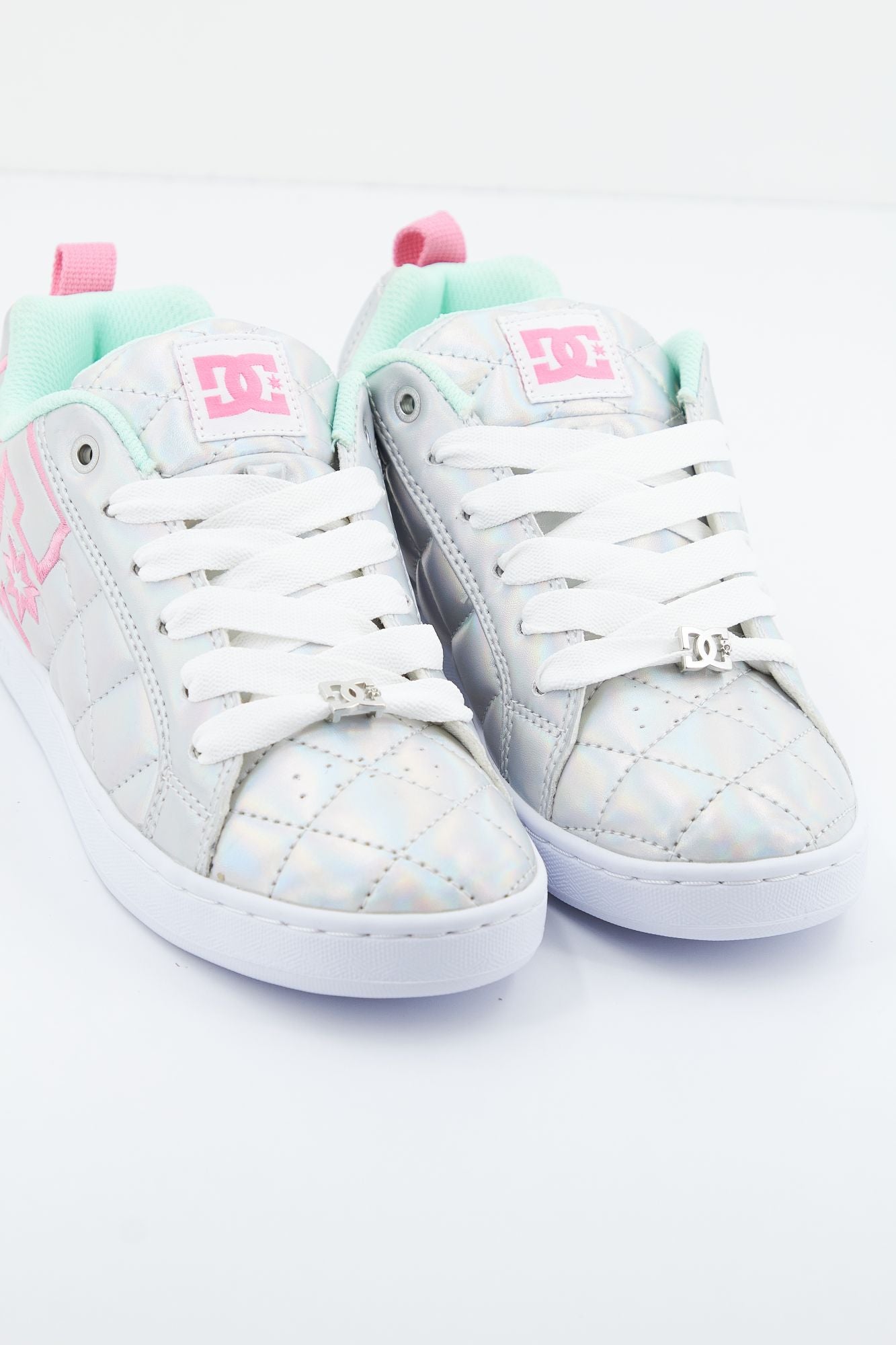 DC COURT GRAFFIK SE en color PLATA (4)