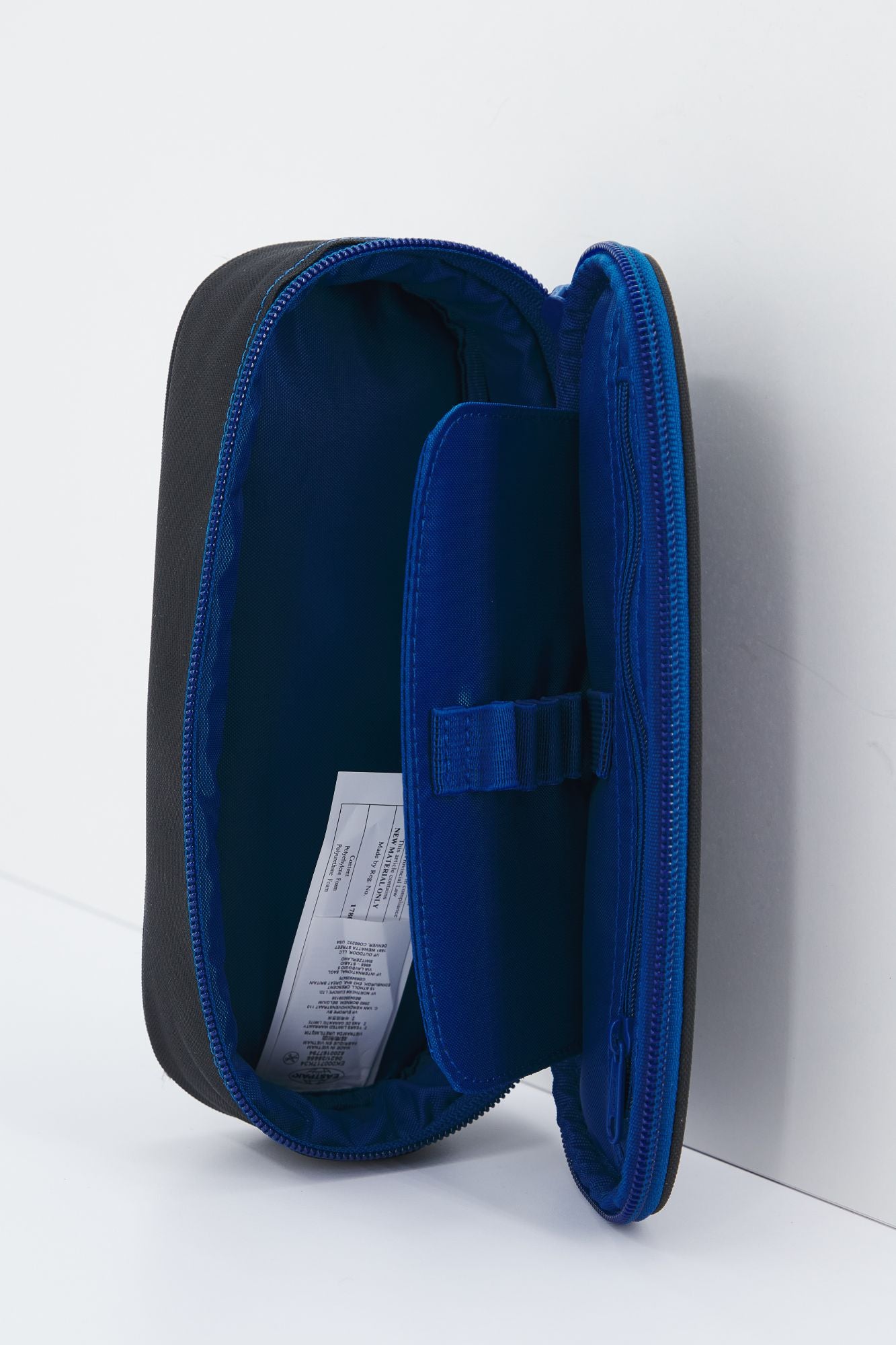 EASTPAK OVAL SINGLE en color NEGRO (4)