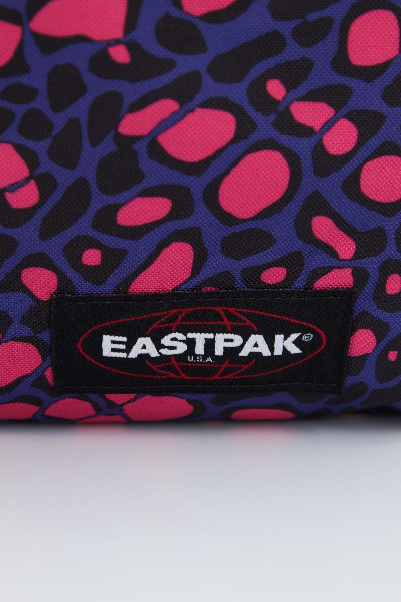 EASTPAK PADDED PAK'R en color ROSA (4)