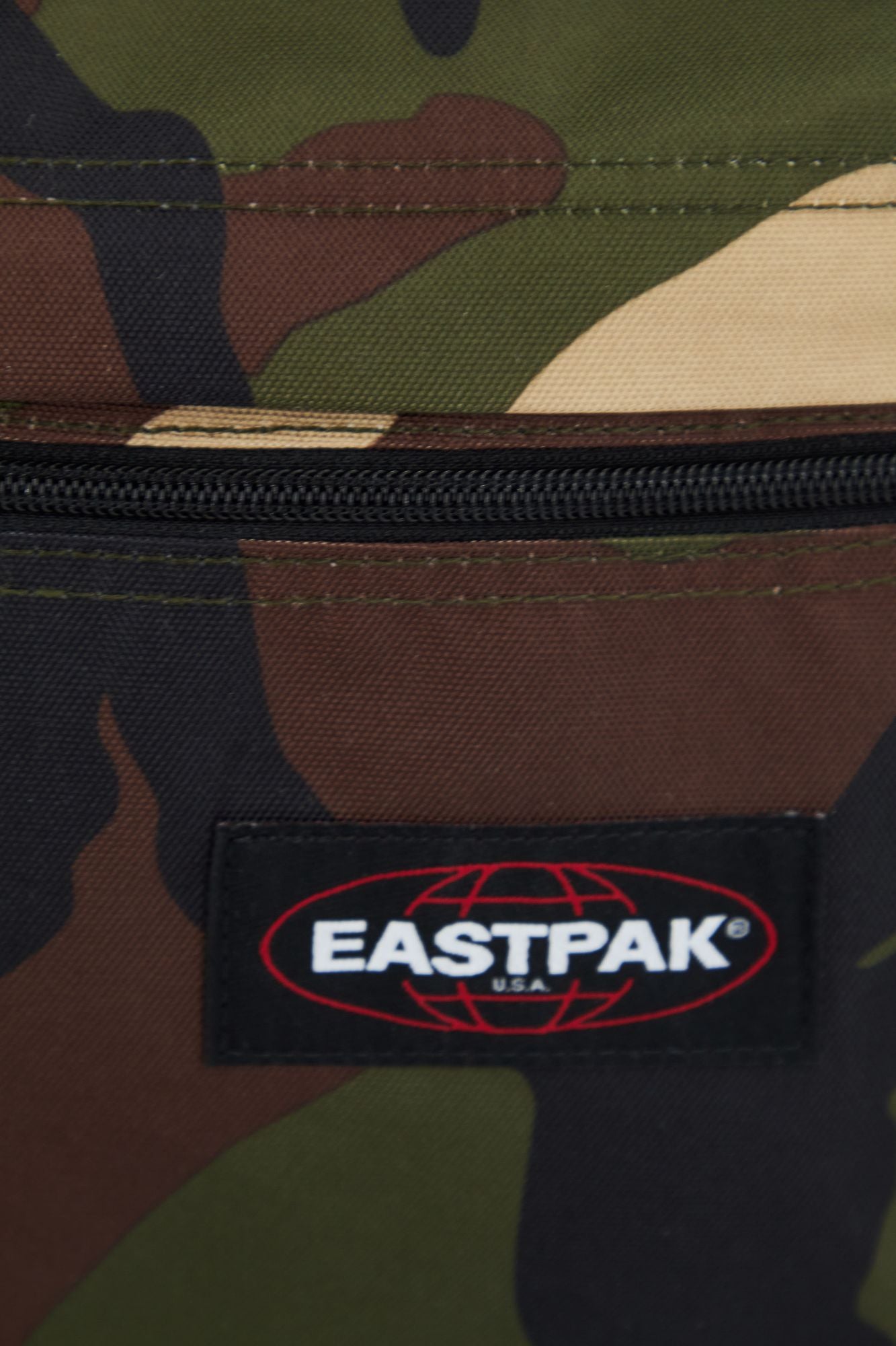 EASTPAK OFFICE ZIPPL'R en color VERDE (4)