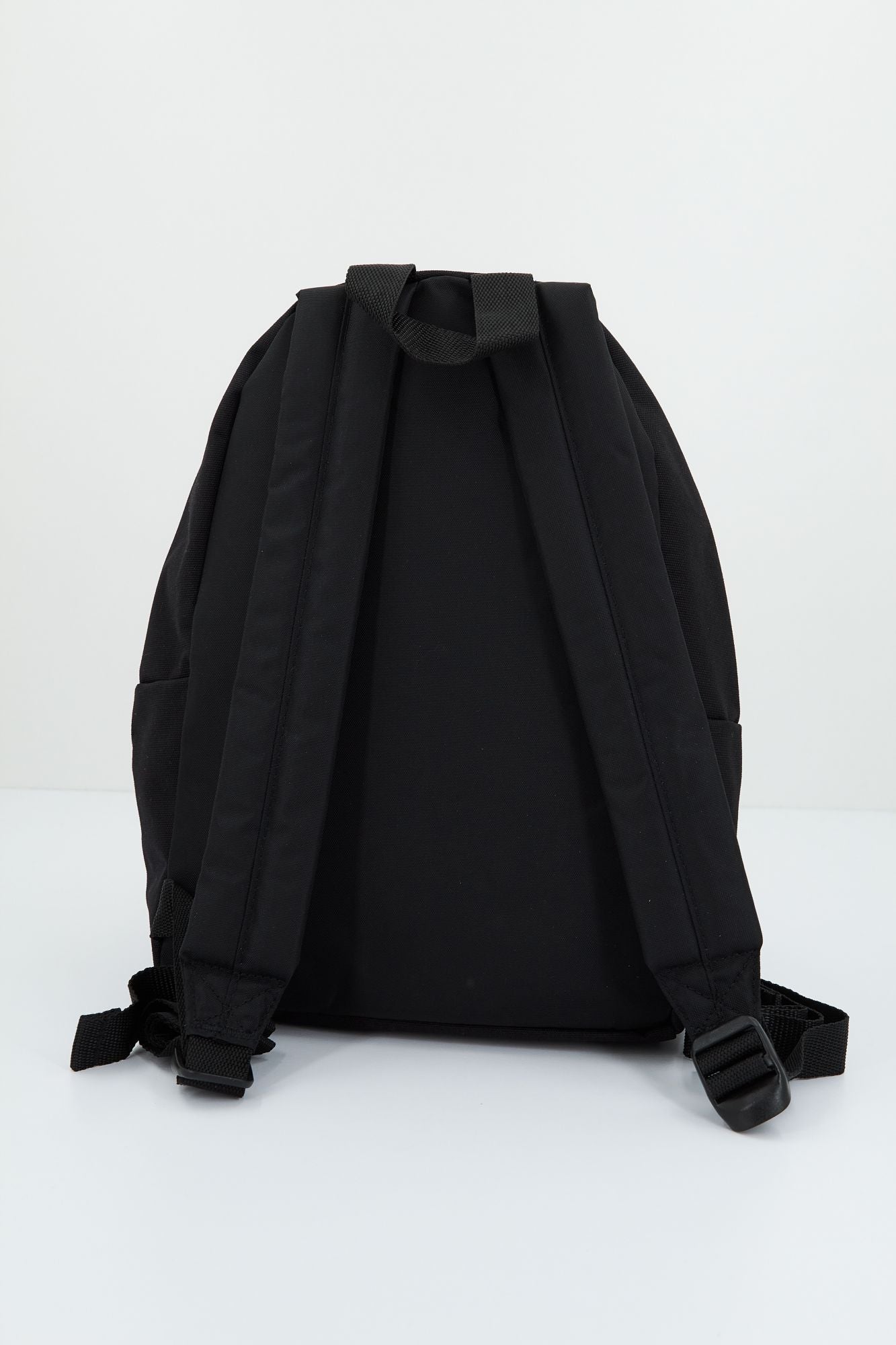 EASTPAK ORBIT en color NEGRO (3)