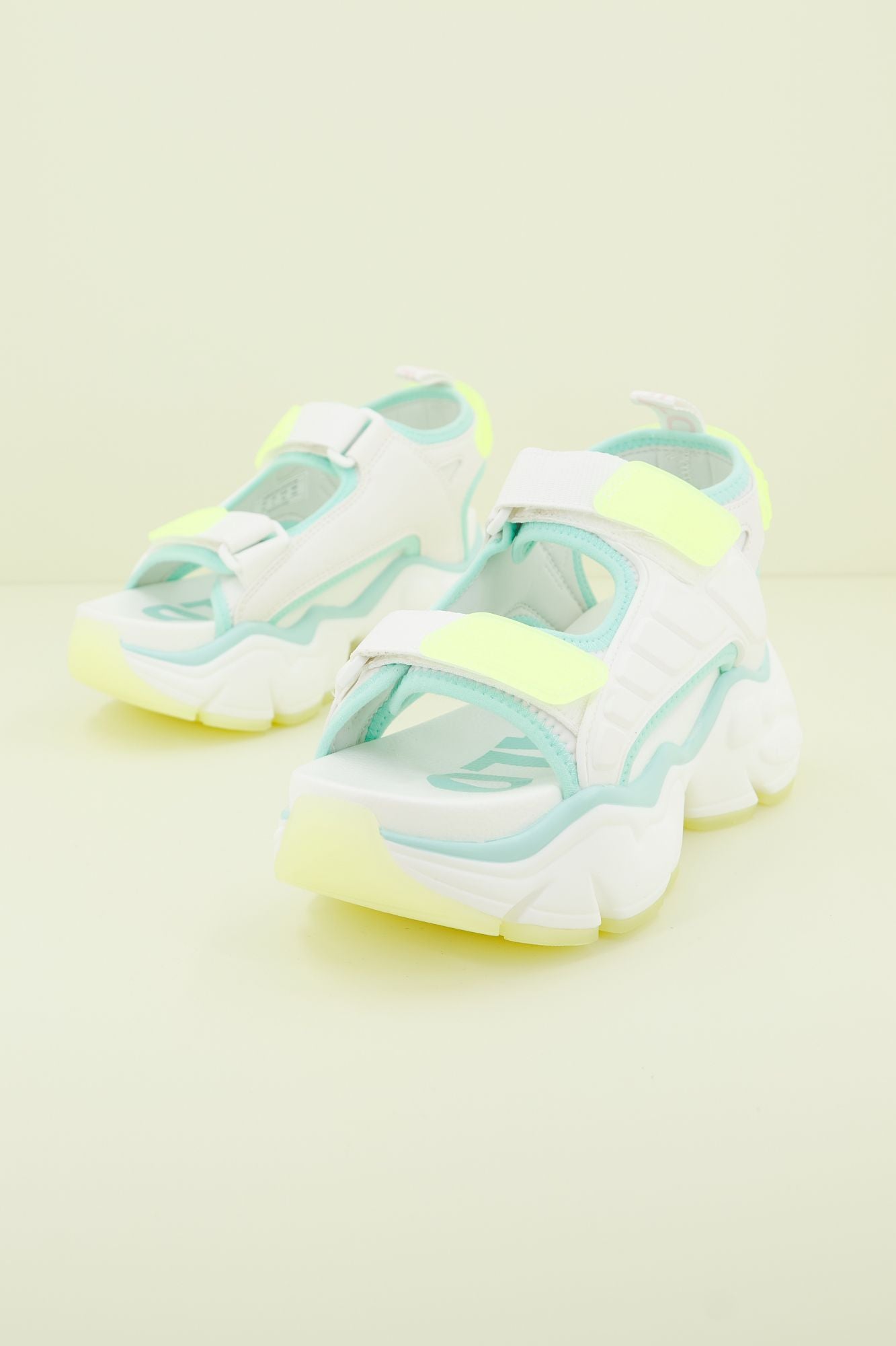 BUFFALO  BINARY TRACK en color BLANCO (1)