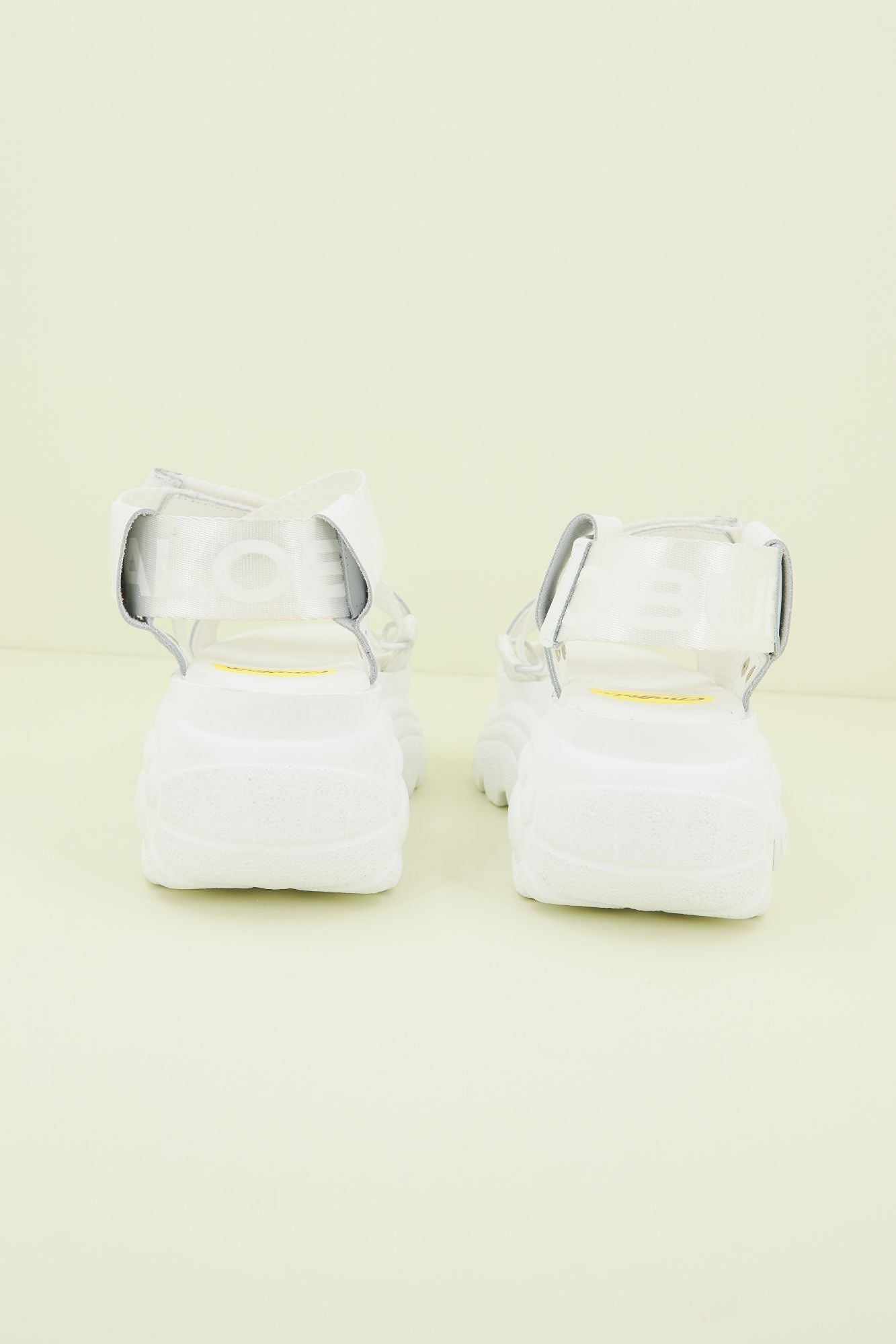 BUFFALO CLASSIC SND en color BLANCO (3)