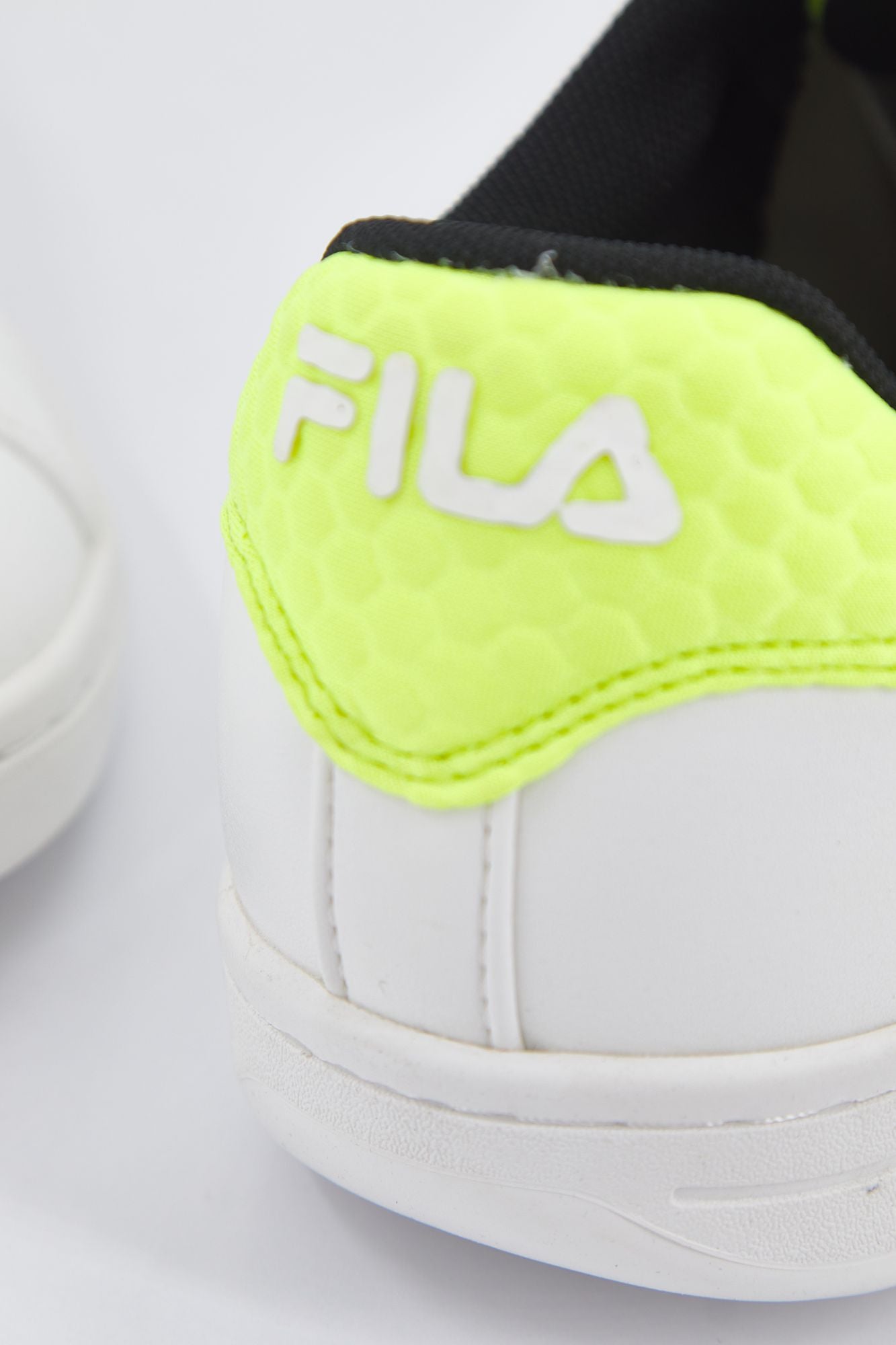 FILA CROSSCOURT 2 NT LOW en color BLANCO (4)