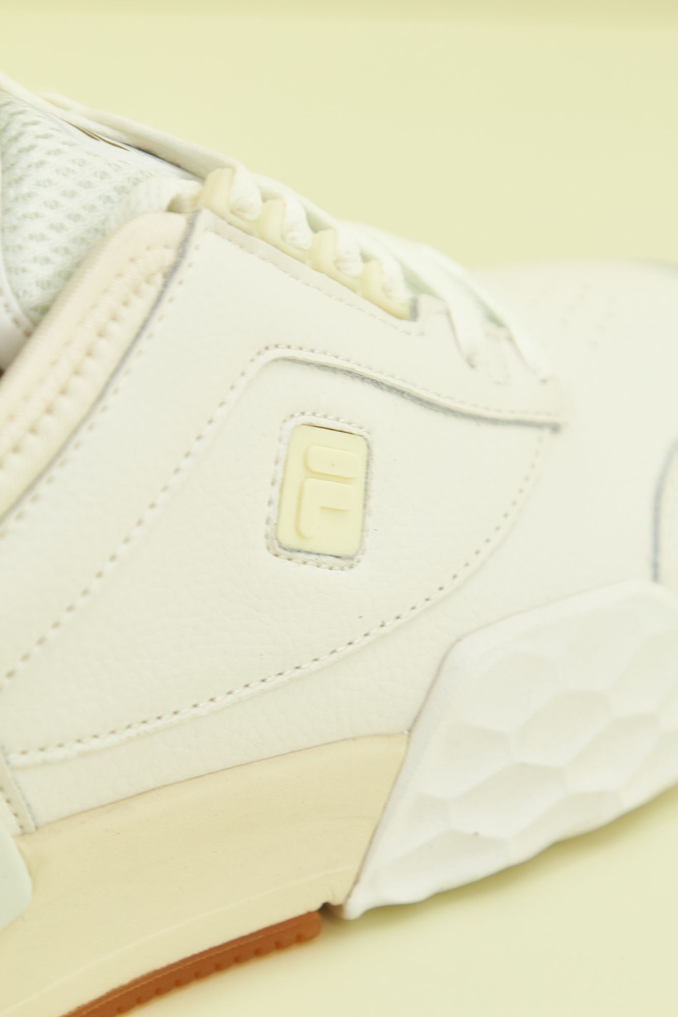 FILA MODERN T '23 en color BLANCO (2)