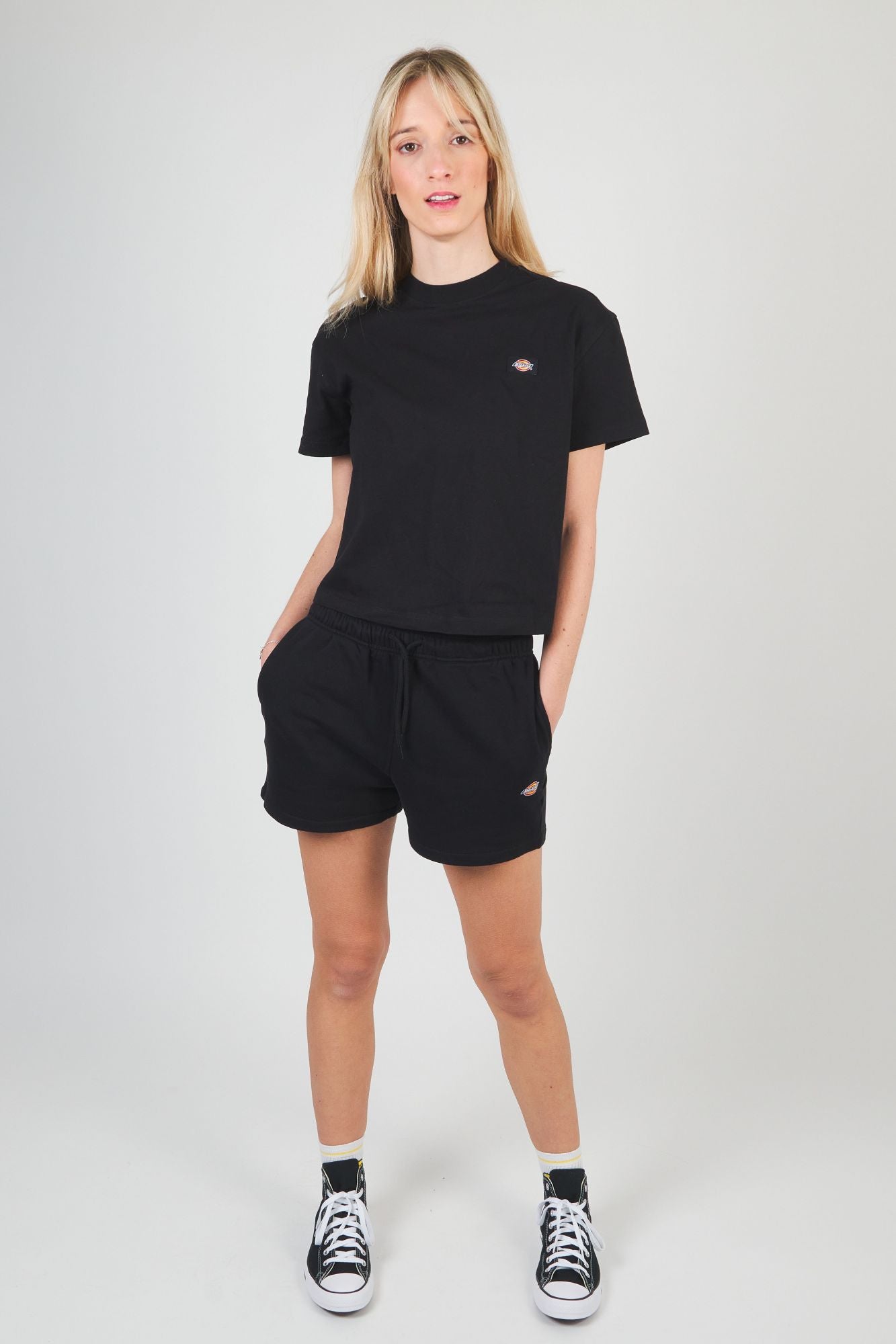 DICKIES OAKPORT BOXY TEE SS W en color NEGRO (3)