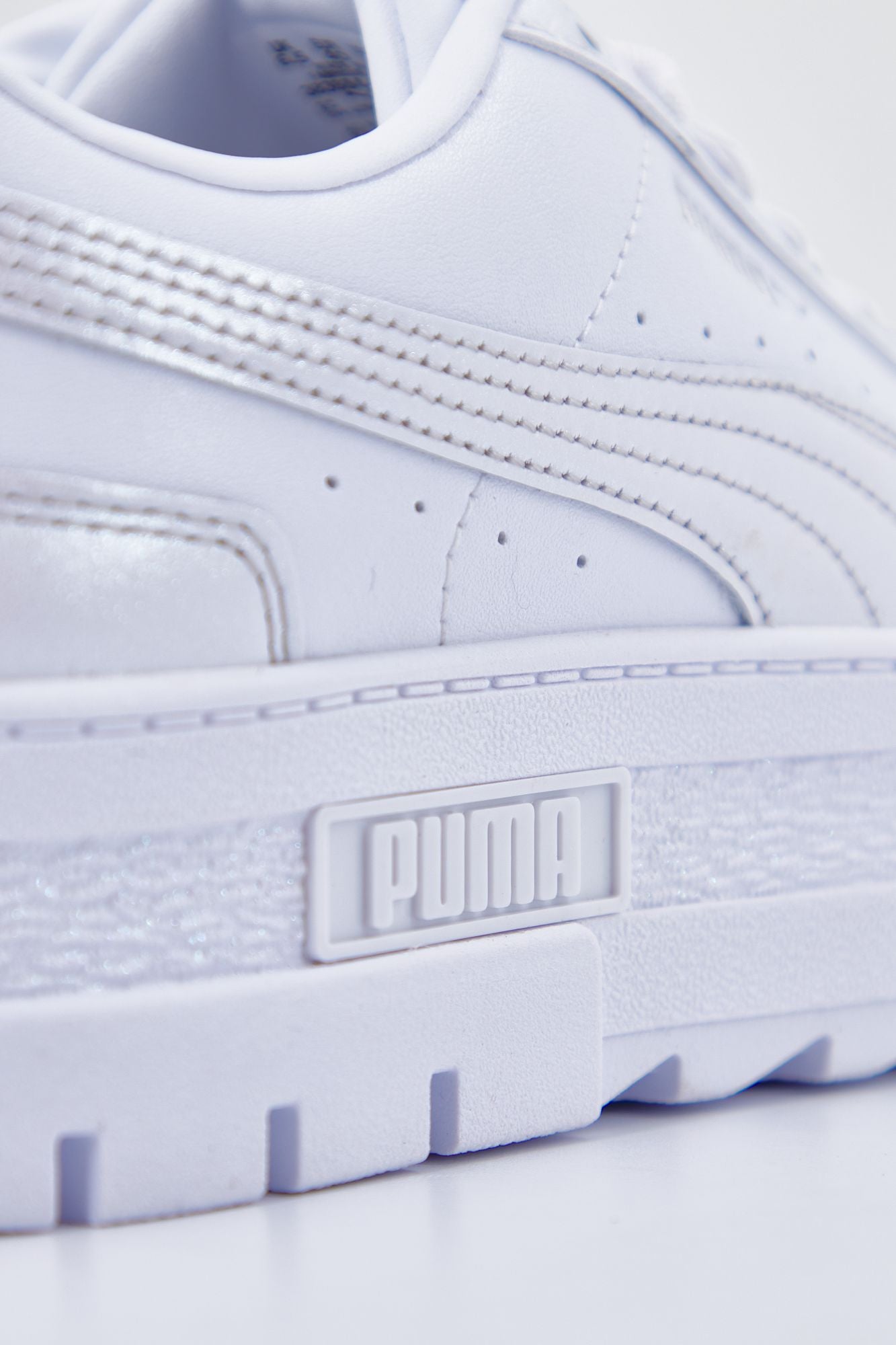 PUMA MAYZE GLOW en color BLANCO (4)