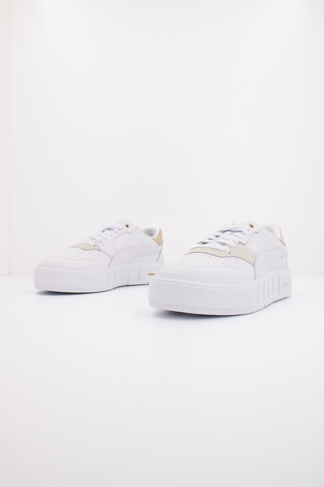 PUMA PUMA CALI COURT MATCH WNS en color BLANCO (2)