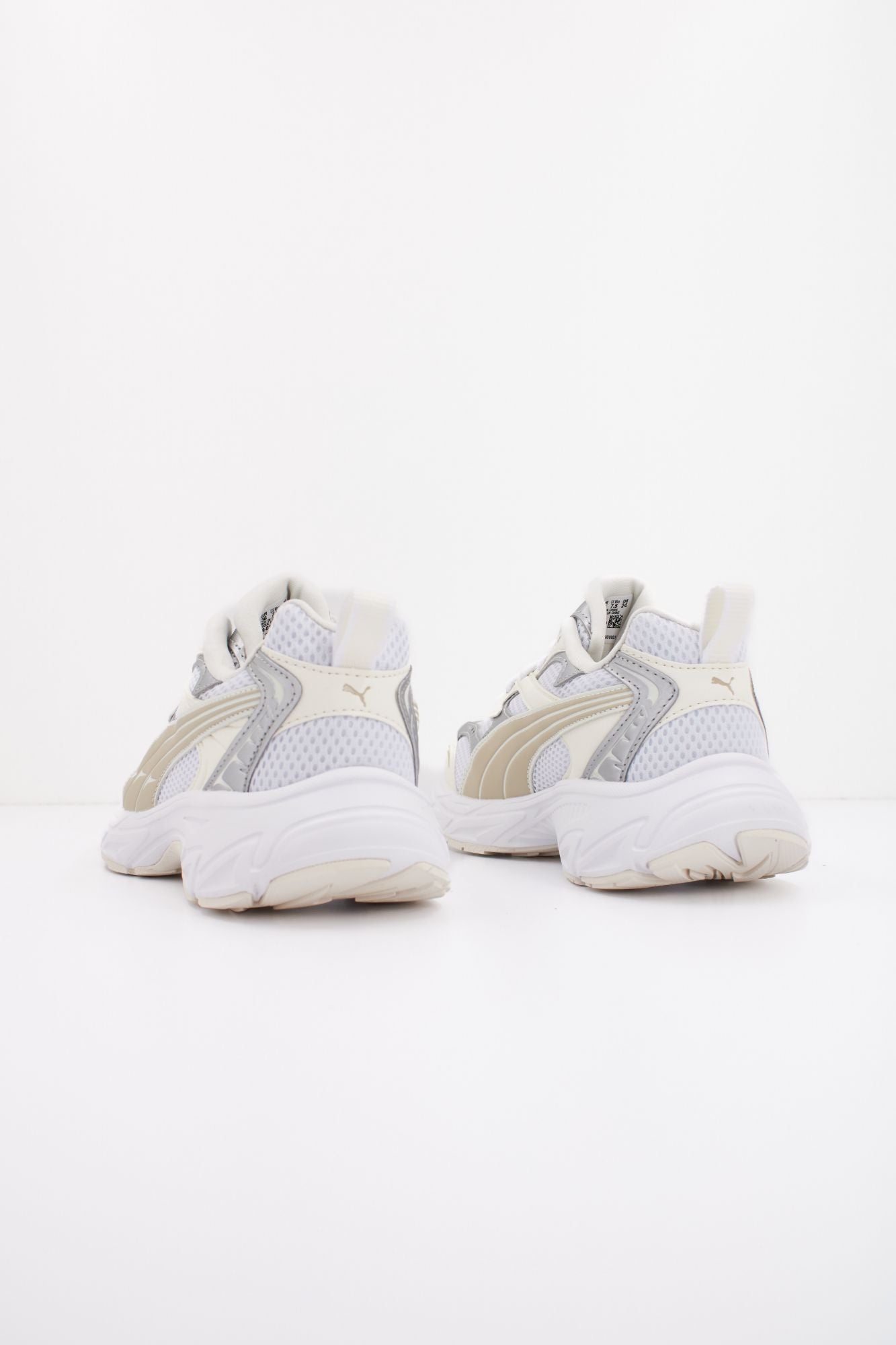 PUMA PUMA MORPHIC METALLIC WNS en color BEIS (3)
