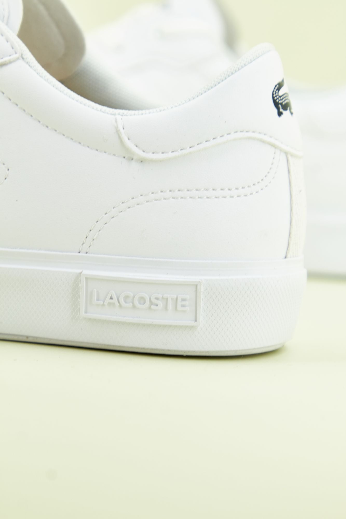 LACOSTE POWERCOURT 0721 1 SUJ en color BLANCO (3)
