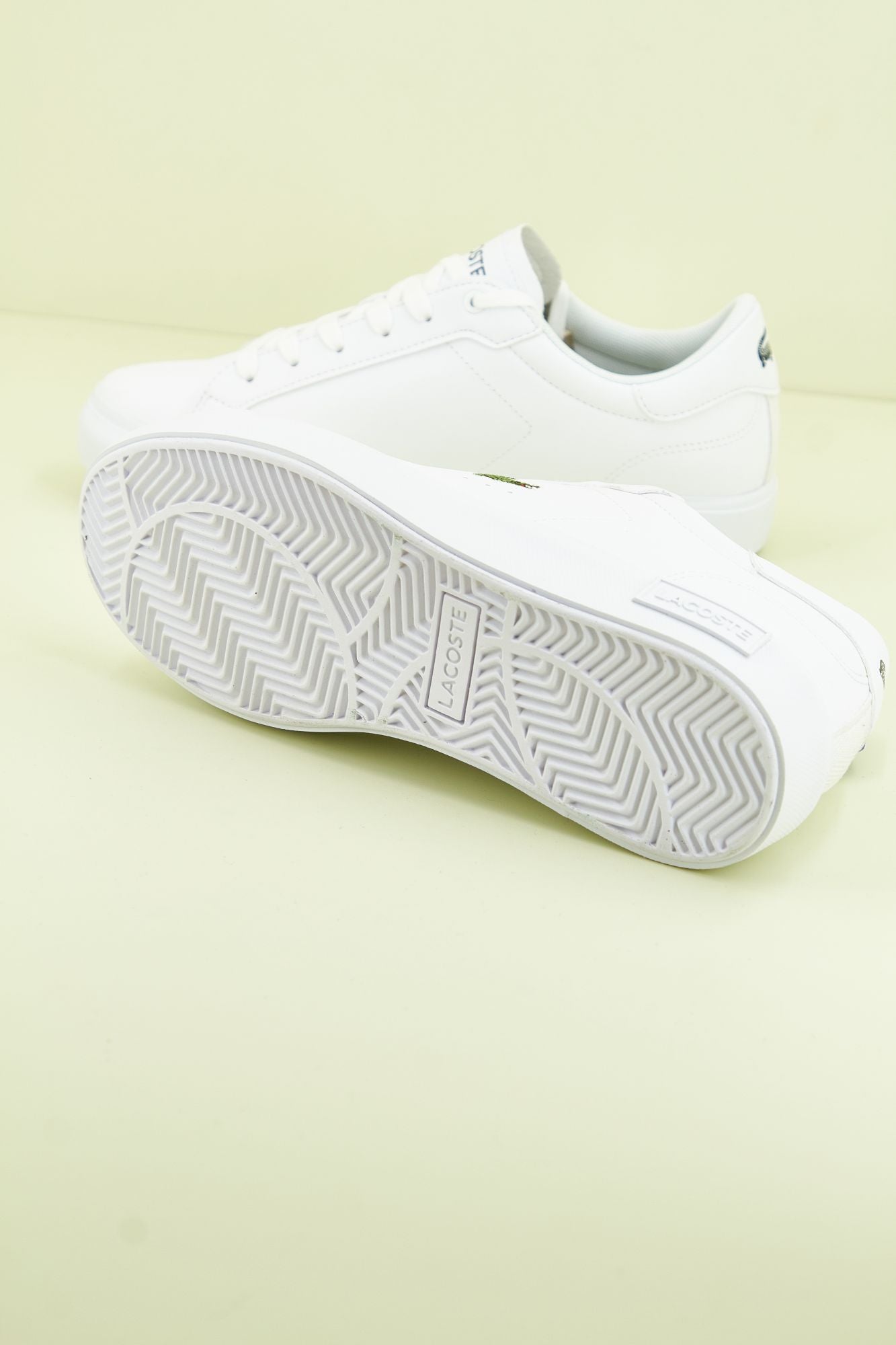 LACOSTE POWERCOURT 0721 1 SUJ en color BLANCO (4)