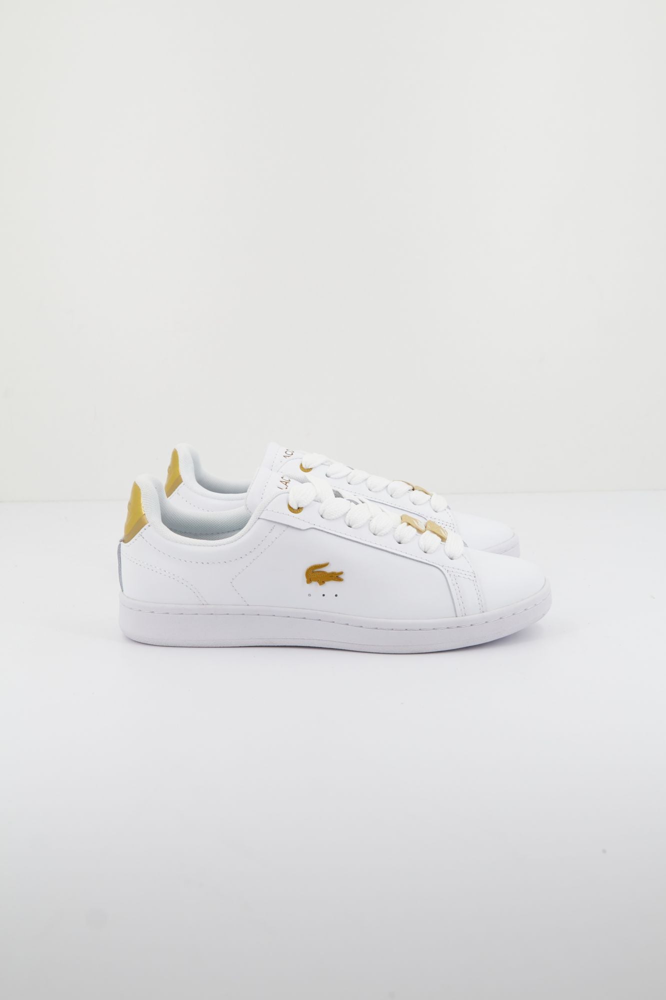LACOSTE CARNABY PRO 123 5 SFA en color BLANCO (3)