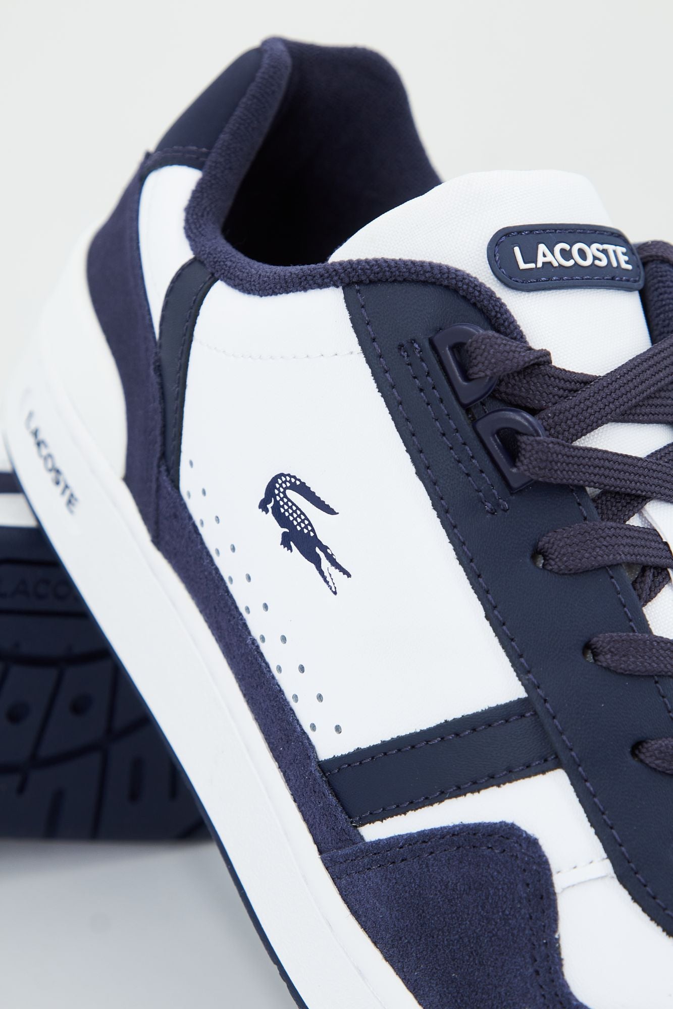 LACOSTE T-CLIP 223 en color BLANCO (4)