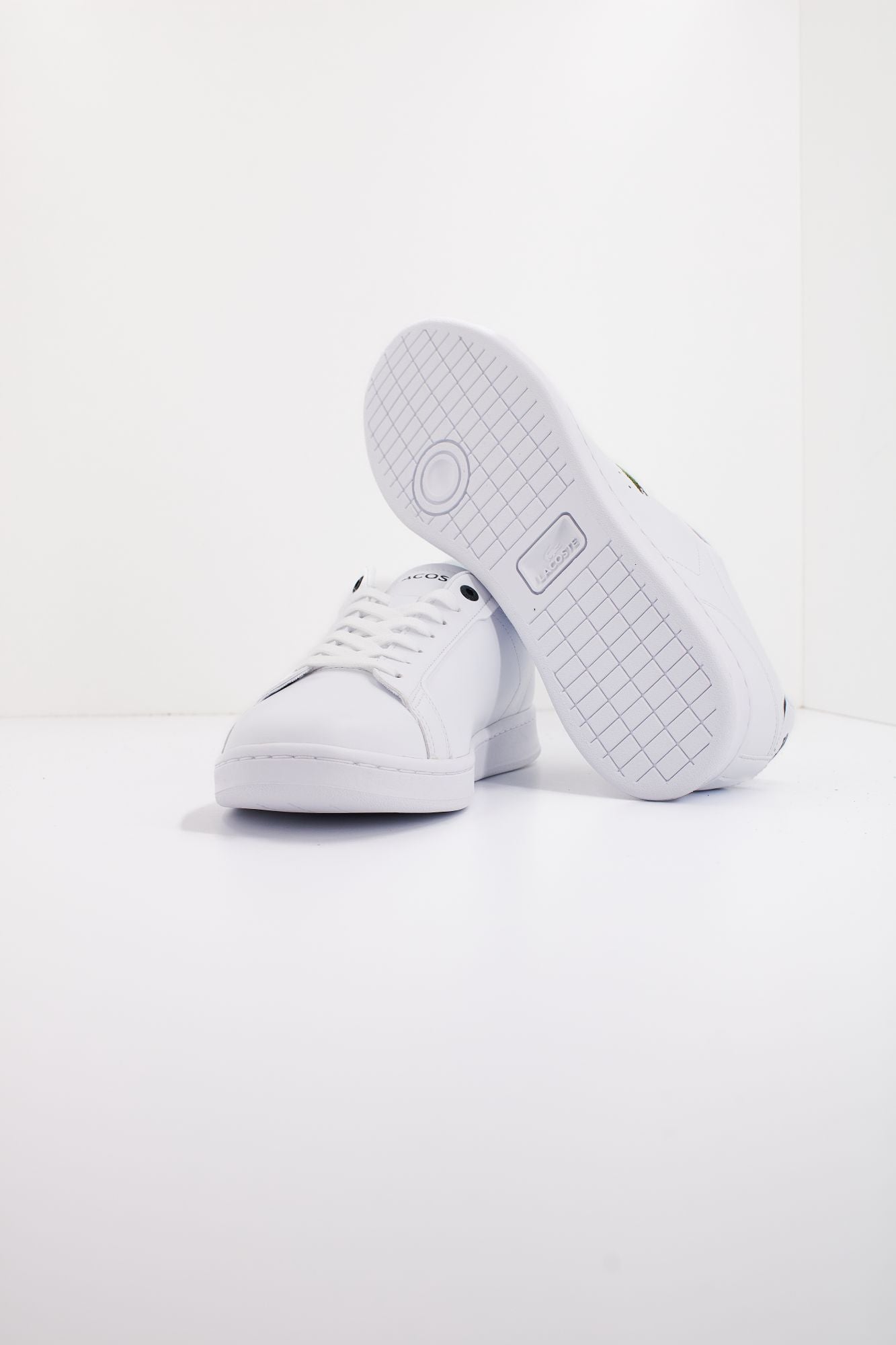 LACOSTE CARNABY PRO BL LEATHER TO en color BLANCO (4)