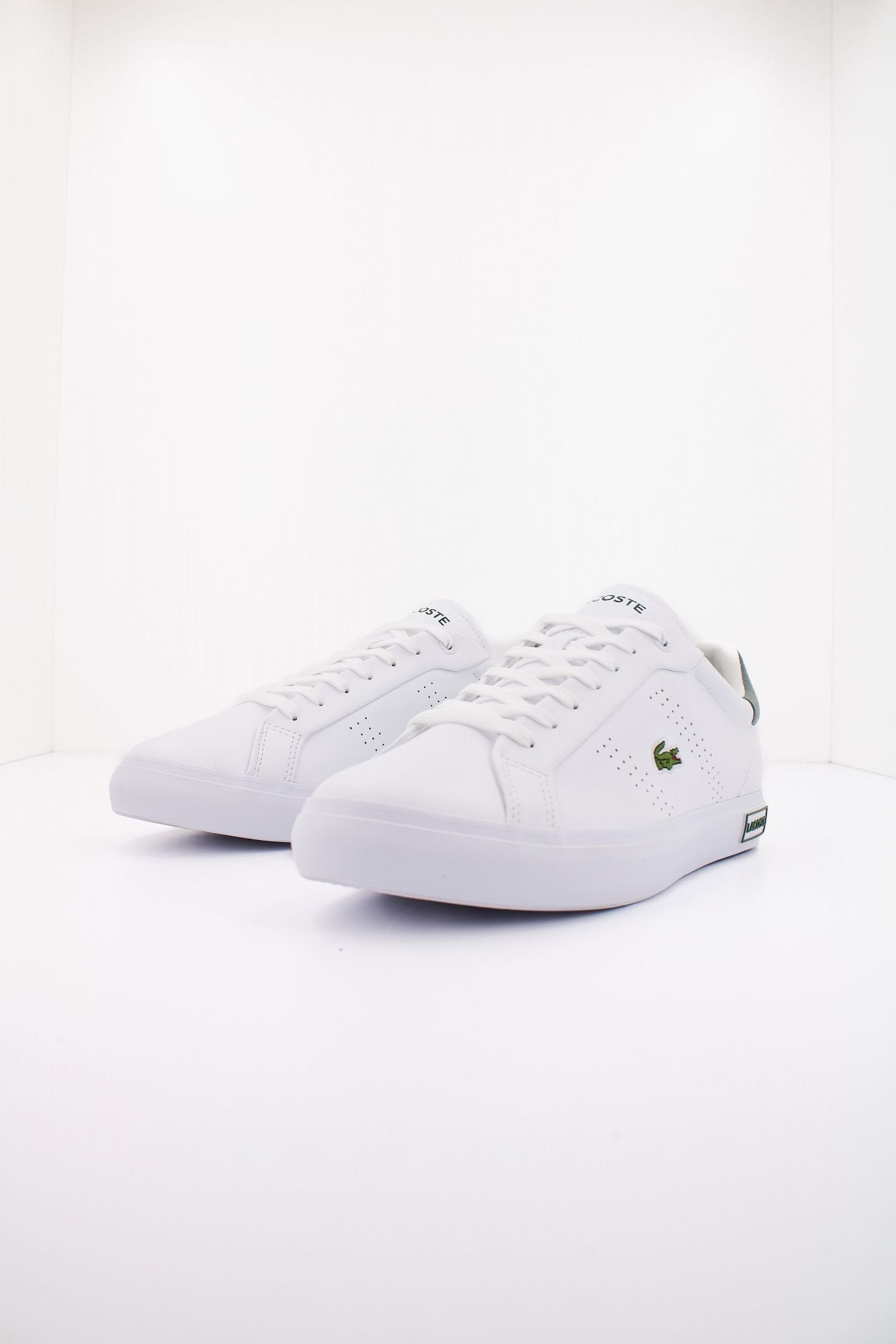 LACOSTE POWERCOURT 2.0 LEATHER en color BLANCO (2)