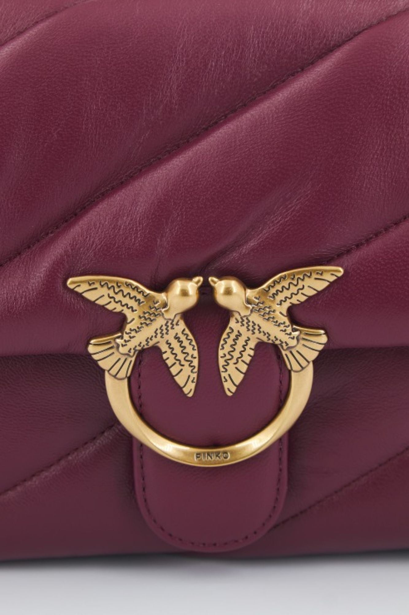 PINKO LOVE PUFF CLASSIC CL SH en color BURDEOS (4)