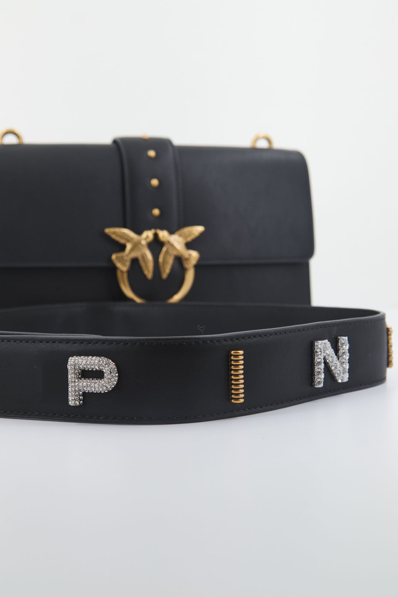 PINKO LOVE ONE CLASSIC FL VIT en color NEGRO (4)
