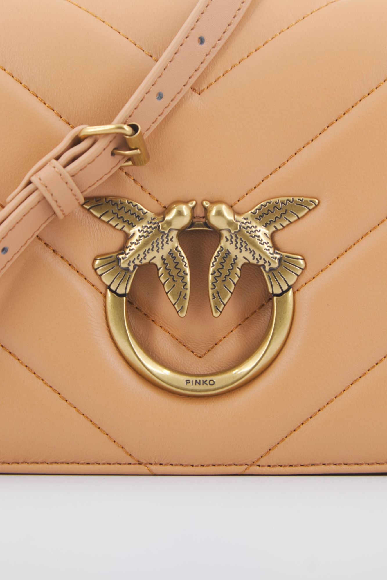 PINKO LOVE CLICK CLASSIC SHEE en color MARRON CLARO (4)