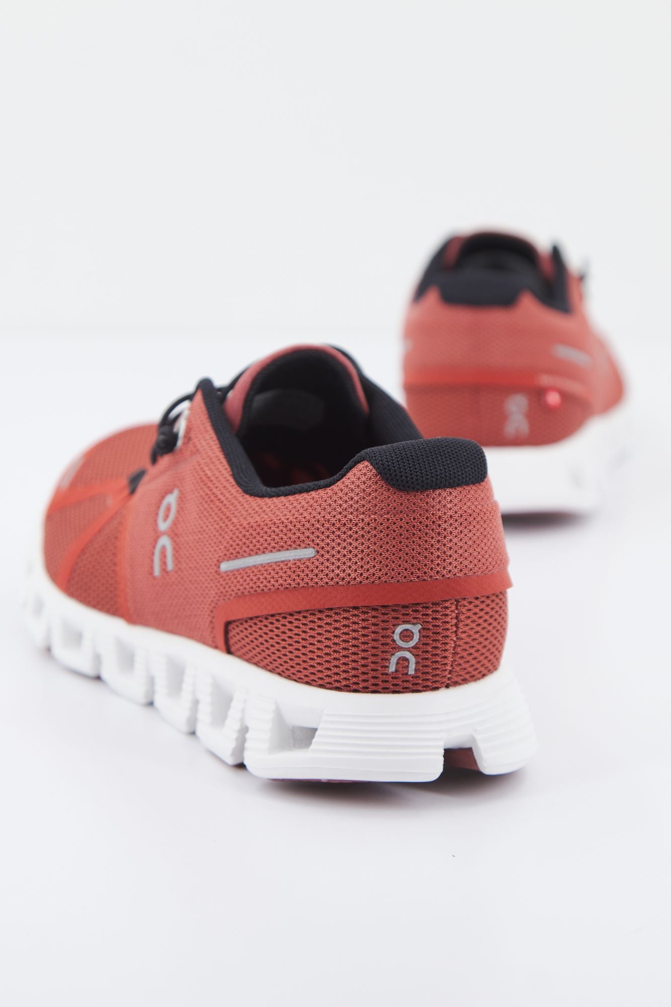 ON RUNNING 59 98898  en color ROJO (3)