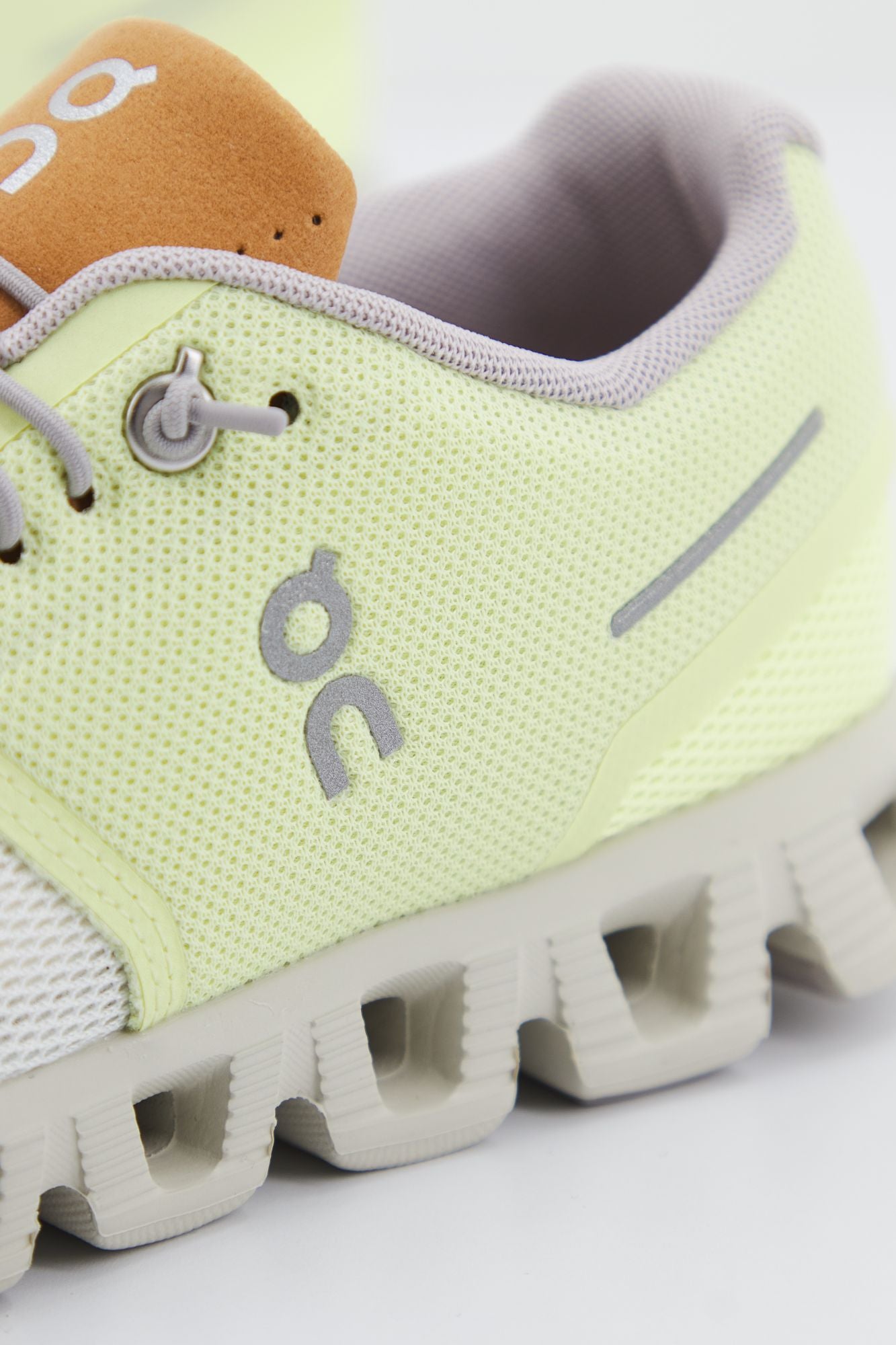 ON RUNNING 59 98362 en color VERDE (2)