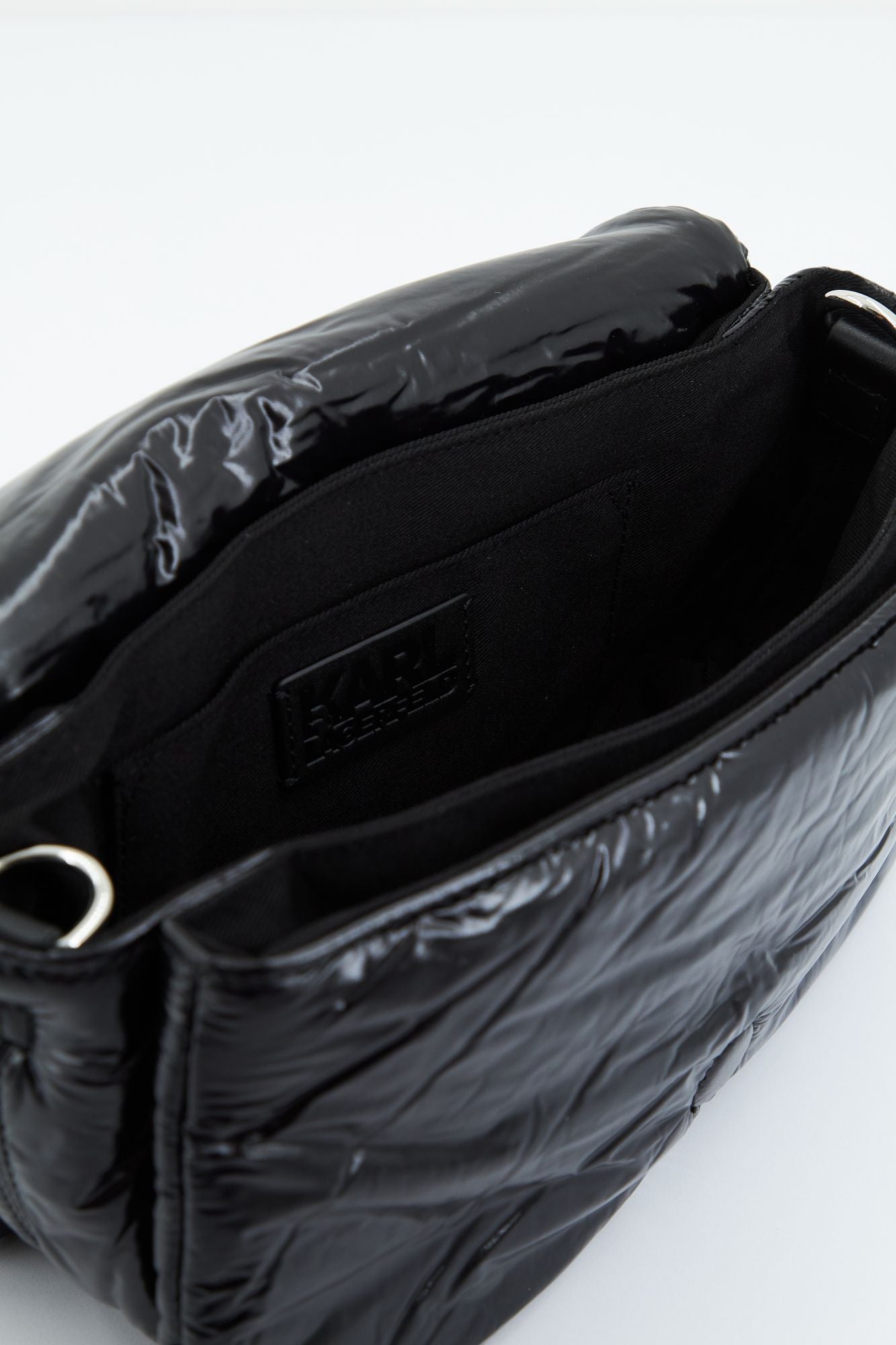 KARL LAGERFELD K/SIGNATURE SOFT SHB NYLON en color NEGRO (4)