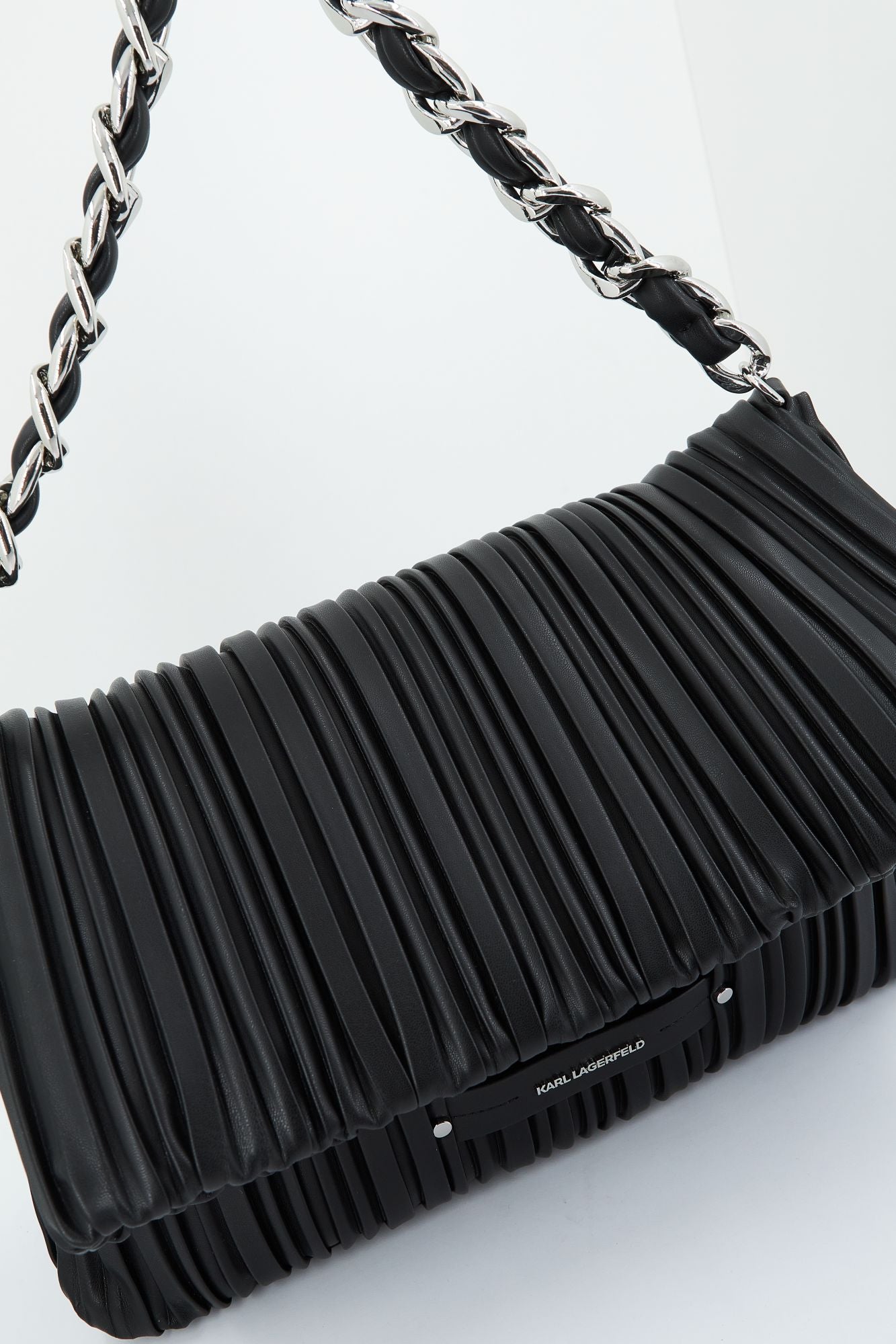KARL LAGERFELD K/KUSHION CHAIN MD FOLD TOTE en color NEGRO (3)