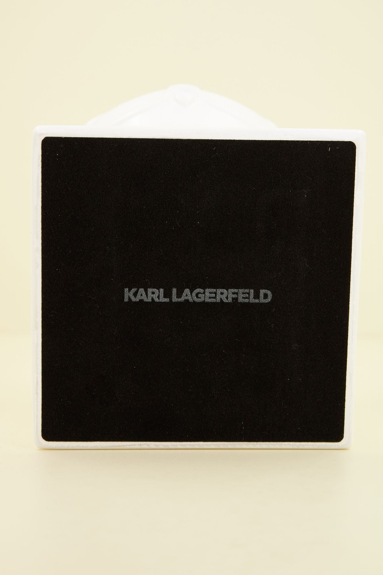 KARL LAGERFELD K/IKONIK 2.0 CHOUP STATUE en color BLANCO (4)