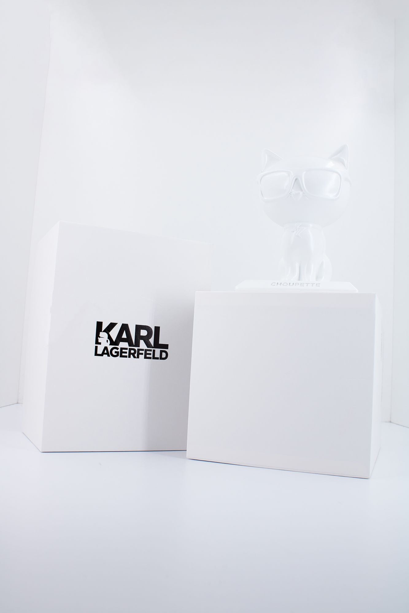 KARL LAGERFELD K/IKONIK 2.0 CHOUP STATUE en color BLANCO (5)