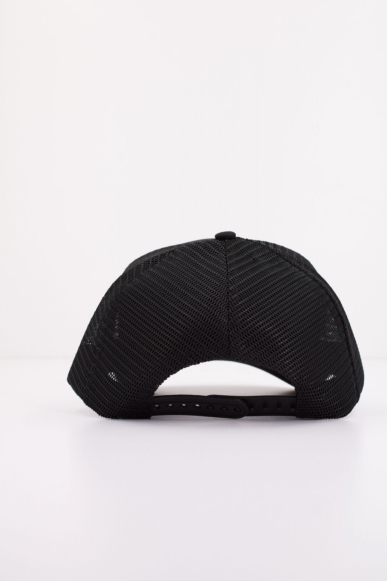 JOHN HATTER CO DRESSED FOR SUCCESS en color NEGRO (3)