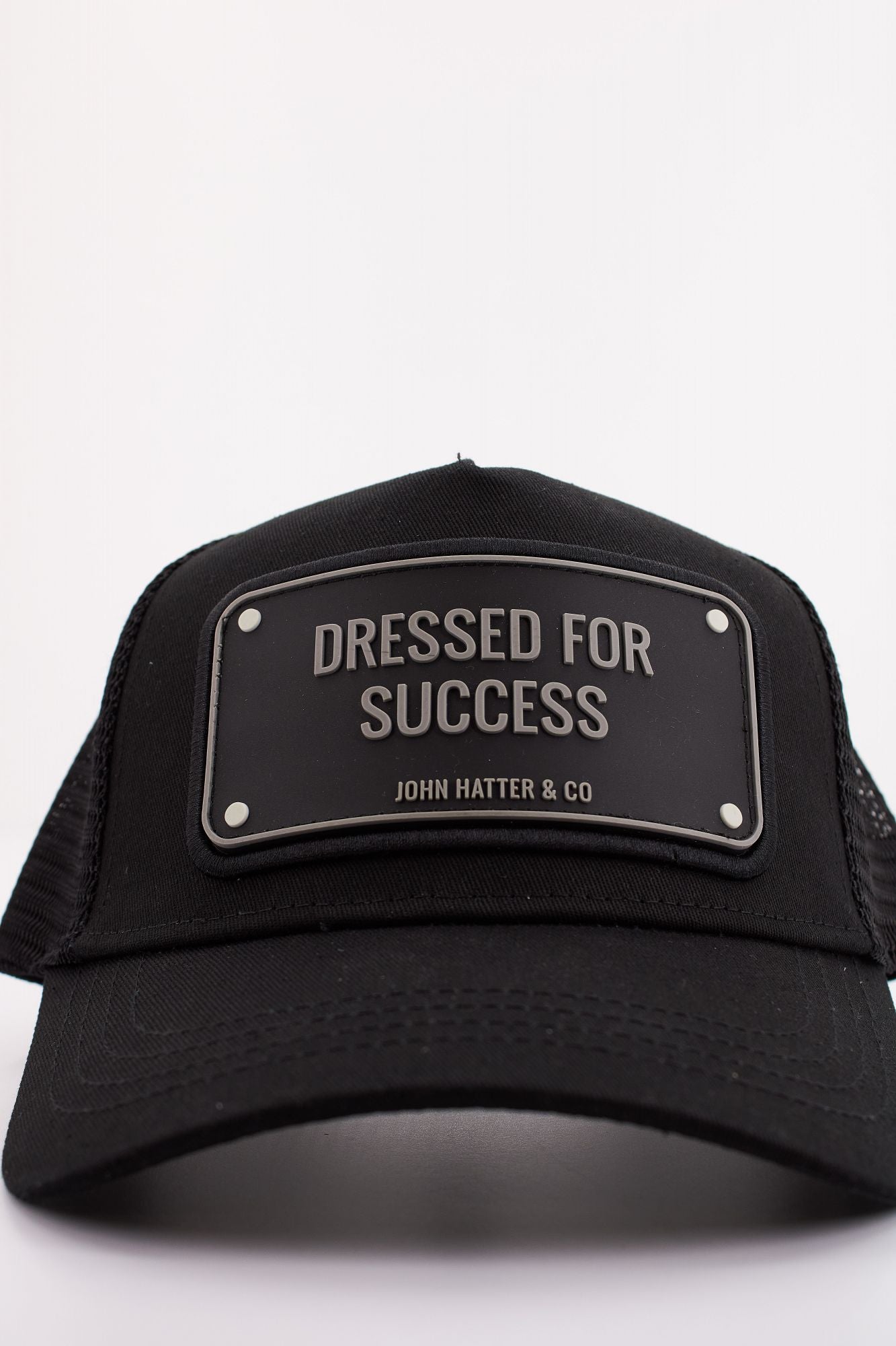 JOHN HATTER CO DRESSED FOR SUCCESS en color NEGRO (4)