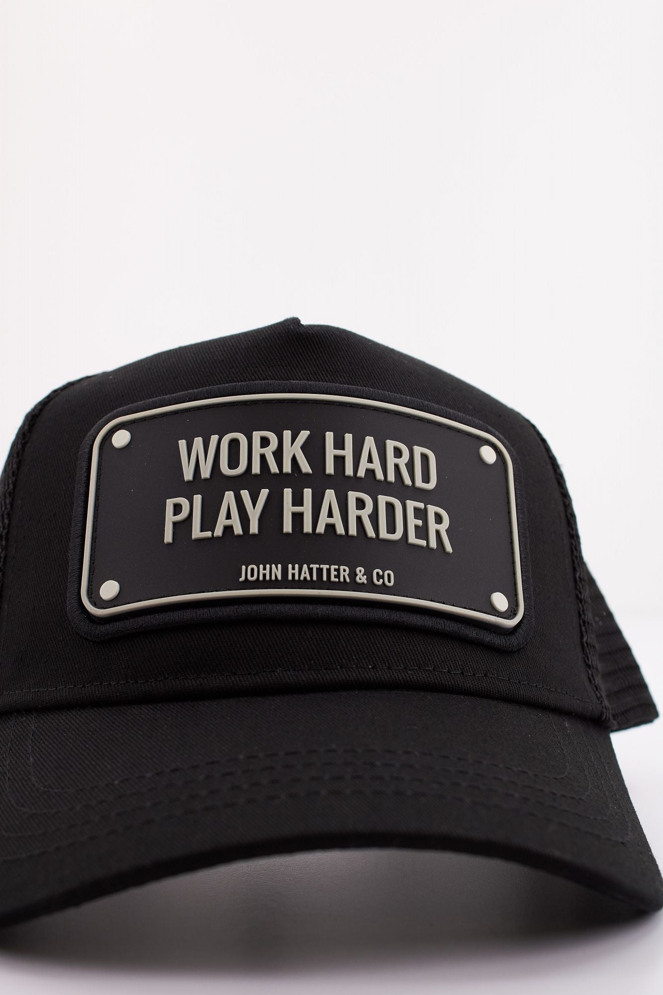 JOHN HATTER CO WORK HARD PLAY HARDER en color NEGRO (4)