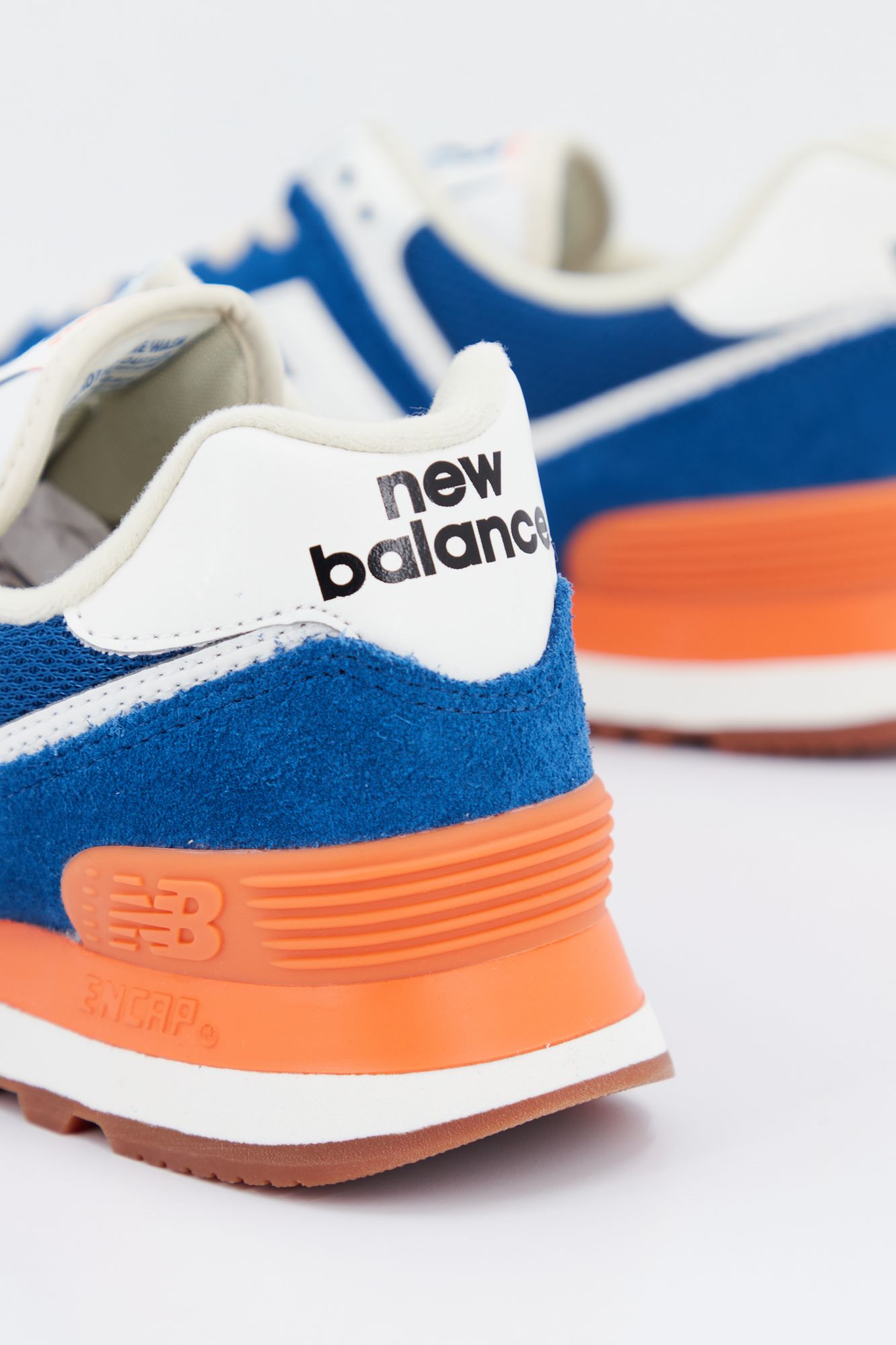 NEW BALANCE WL574 VA2  en color AZUL (4)