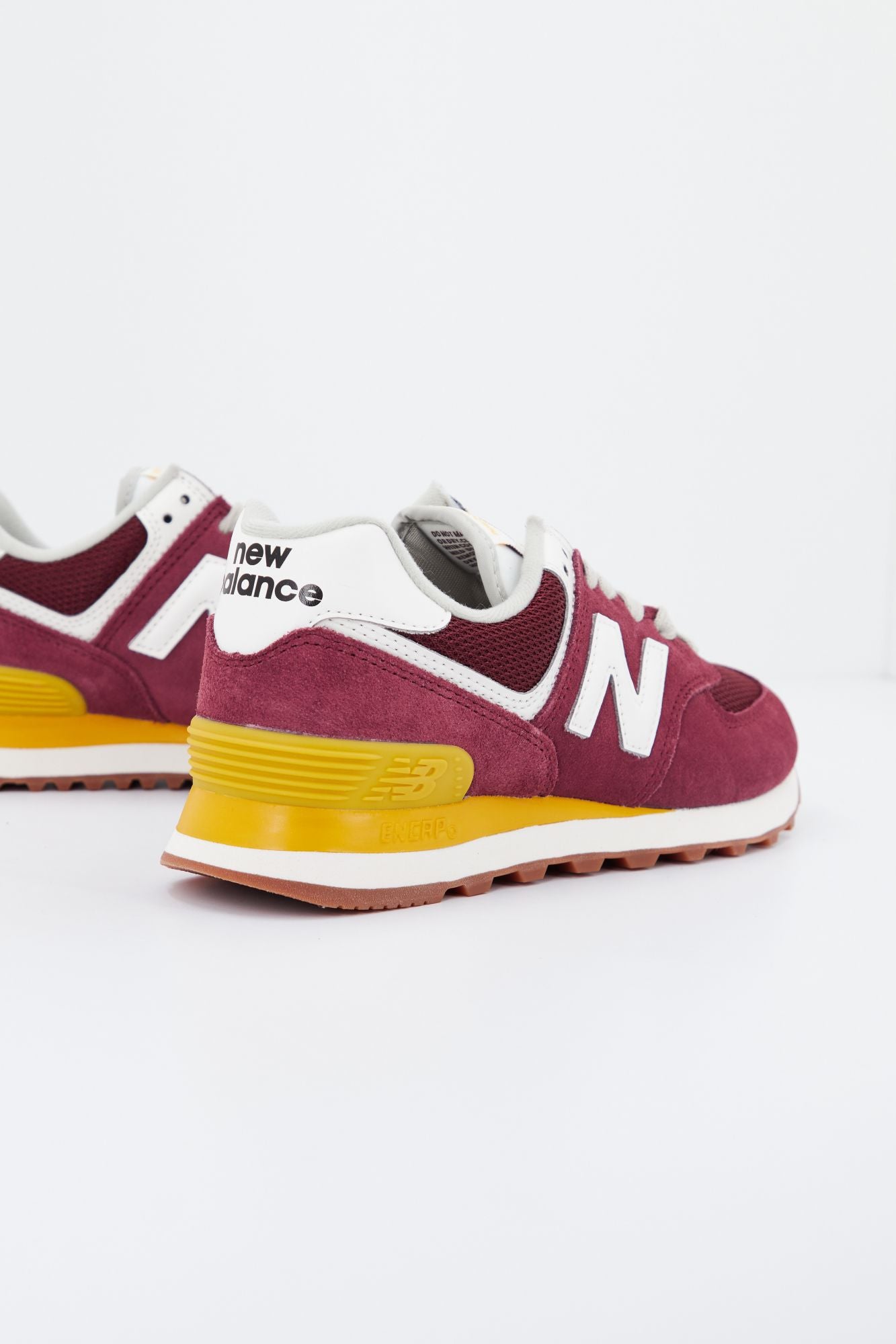 NEW BALANCE WL574 VN2  en color BURDEOS (3)