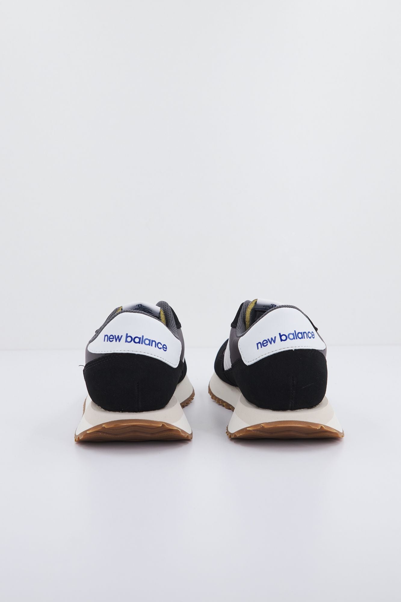 NEW BALANCE MS237 GA  en color NEGRO (3)