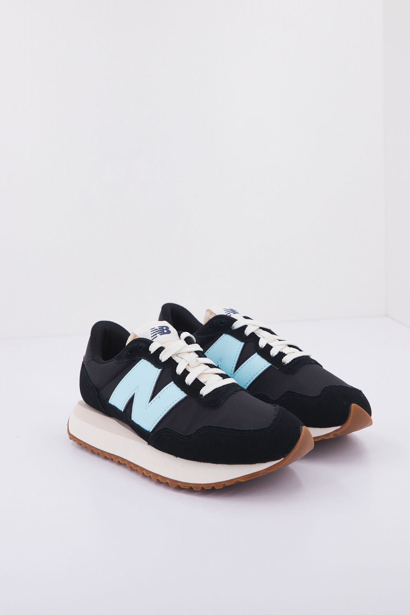 NEW BALANCE WS237 GD en color NEGRO (1)