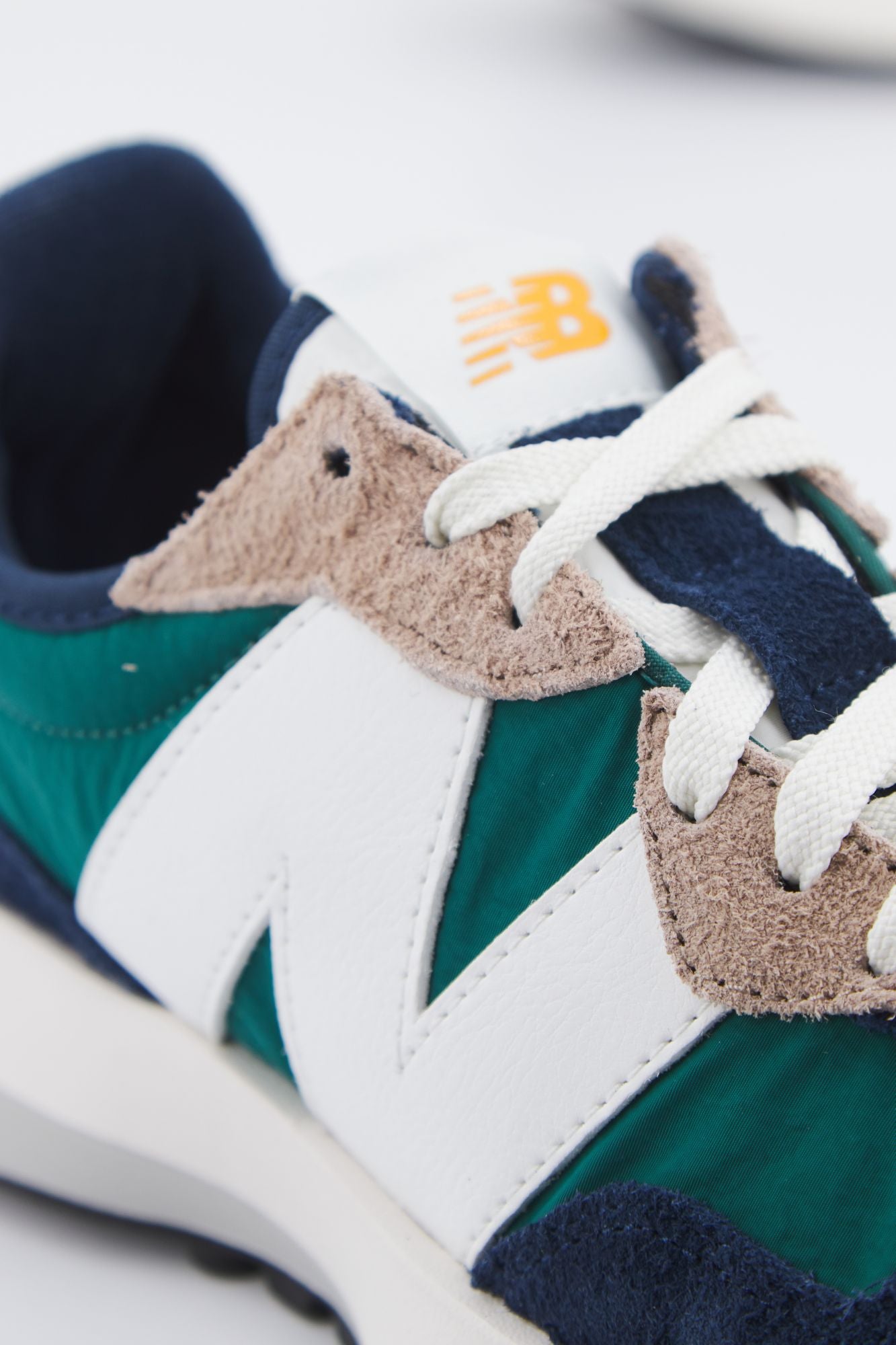 NEW BALANCE MS327 CU en color AZUL (4)