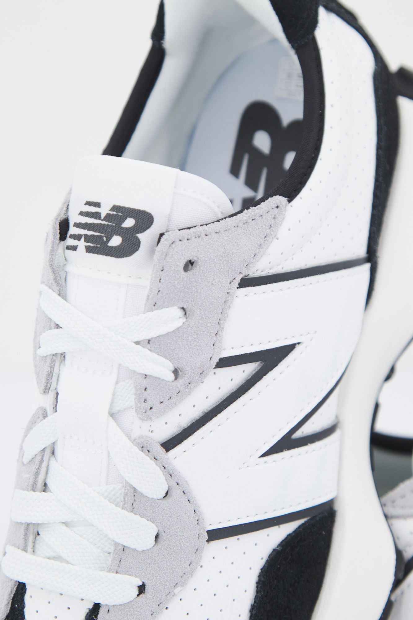 NEW BALANCE MS327 NI en color BLANCO (4)